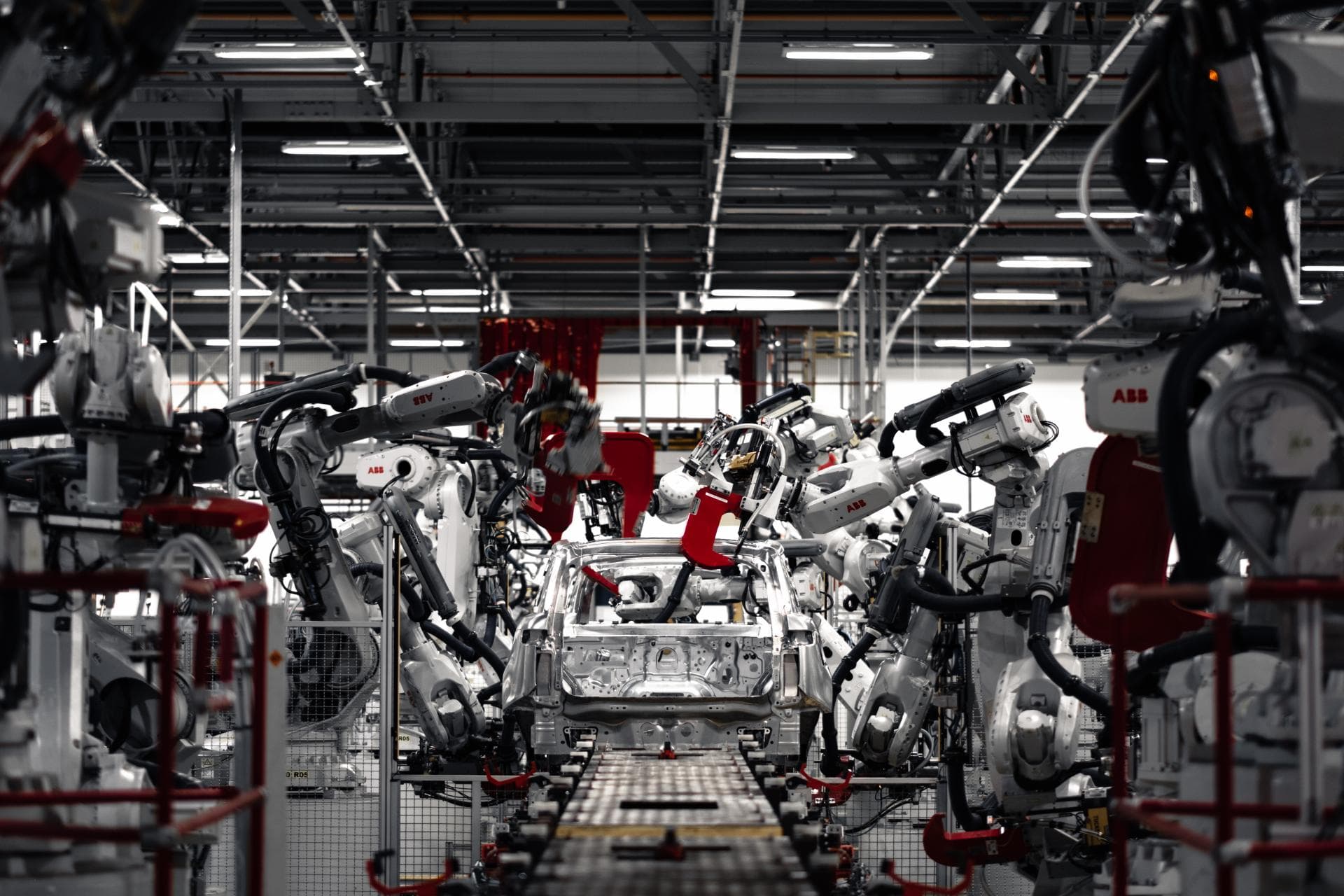 Cover Image for JLR: Tata Motors baut 200.000 Einheiten starke E-Autofabrik