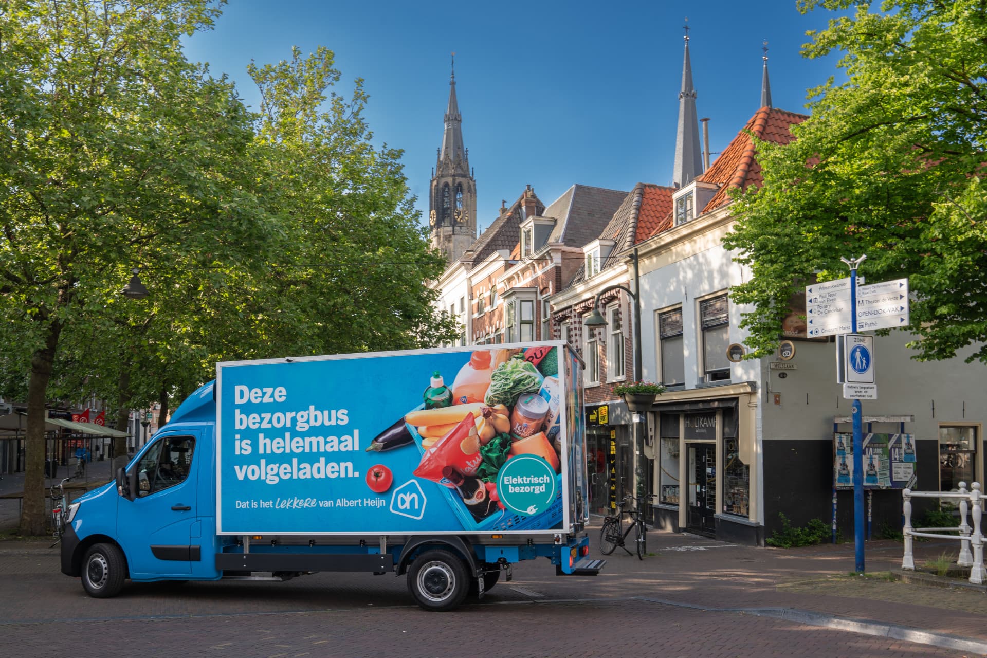 Cover Image for Schon 270 Ladestationen: Supermarkt-Kette will bis 2030 emissionsfrei liefern