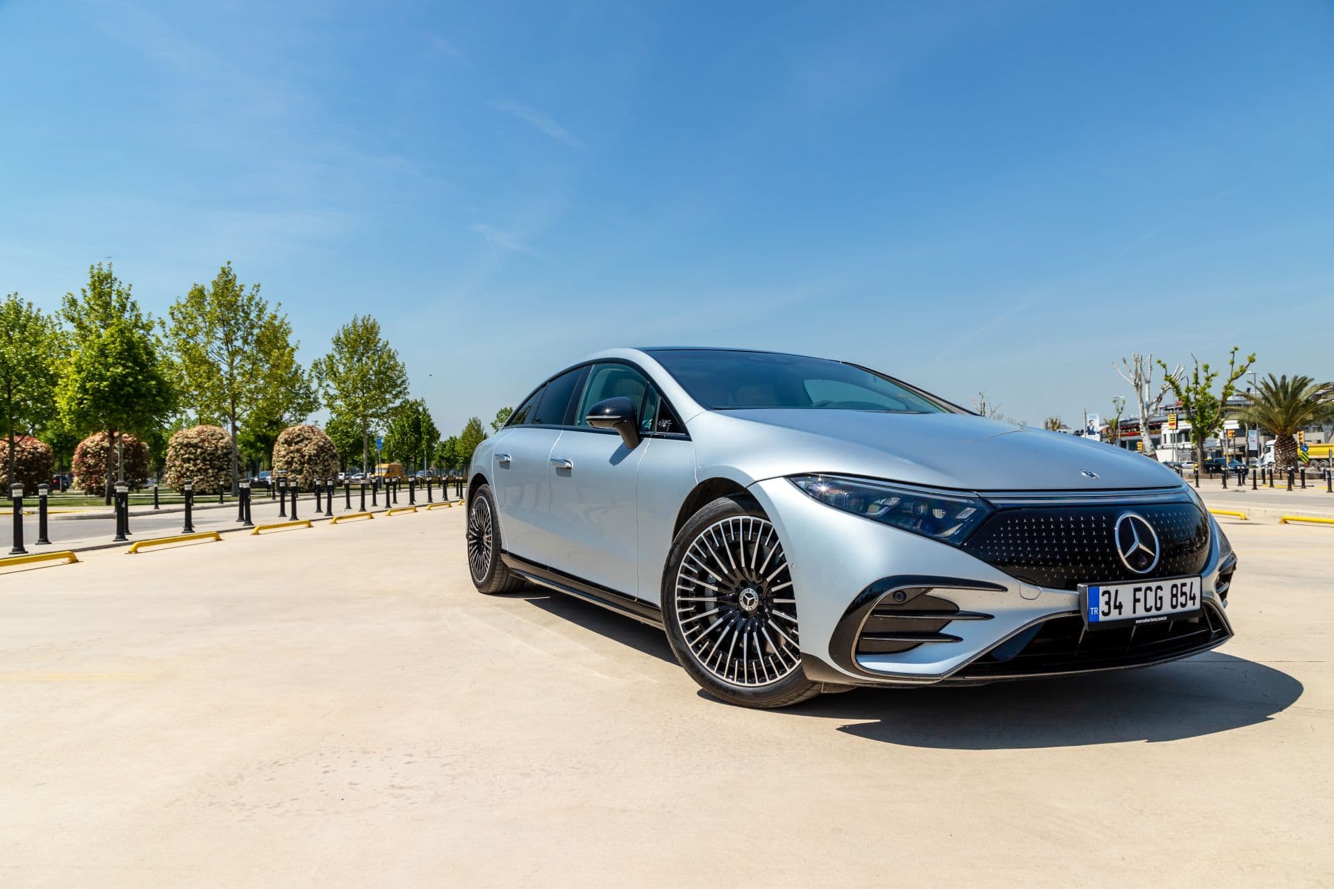 Cover Image for Ist der Mercedes EQS zu progressiv?