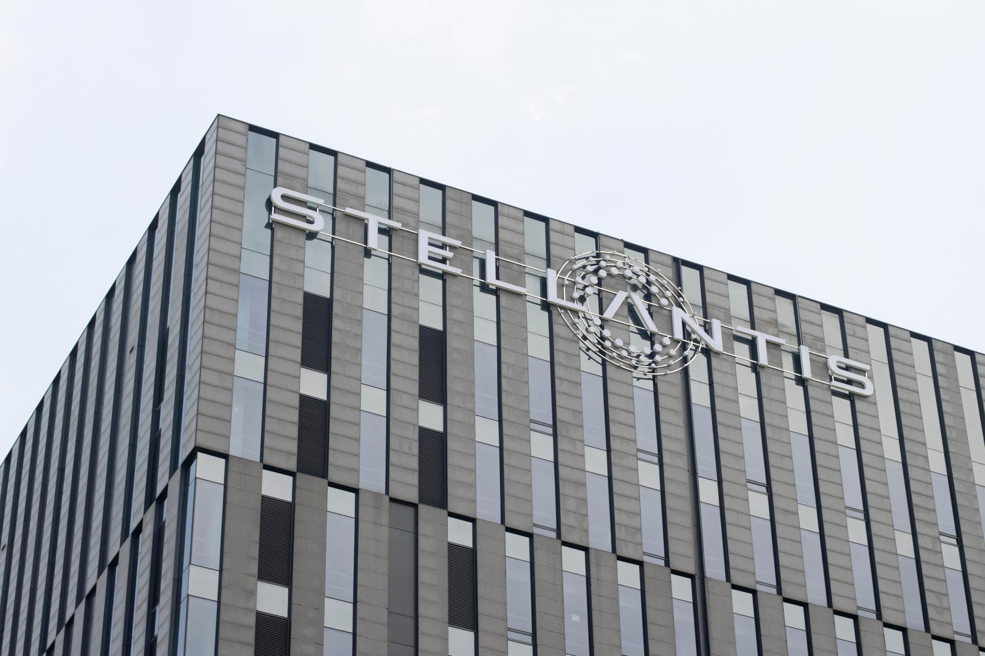 Cover Image for Stellantis und Leapmotor starten E-Auto-Produktion in Polen