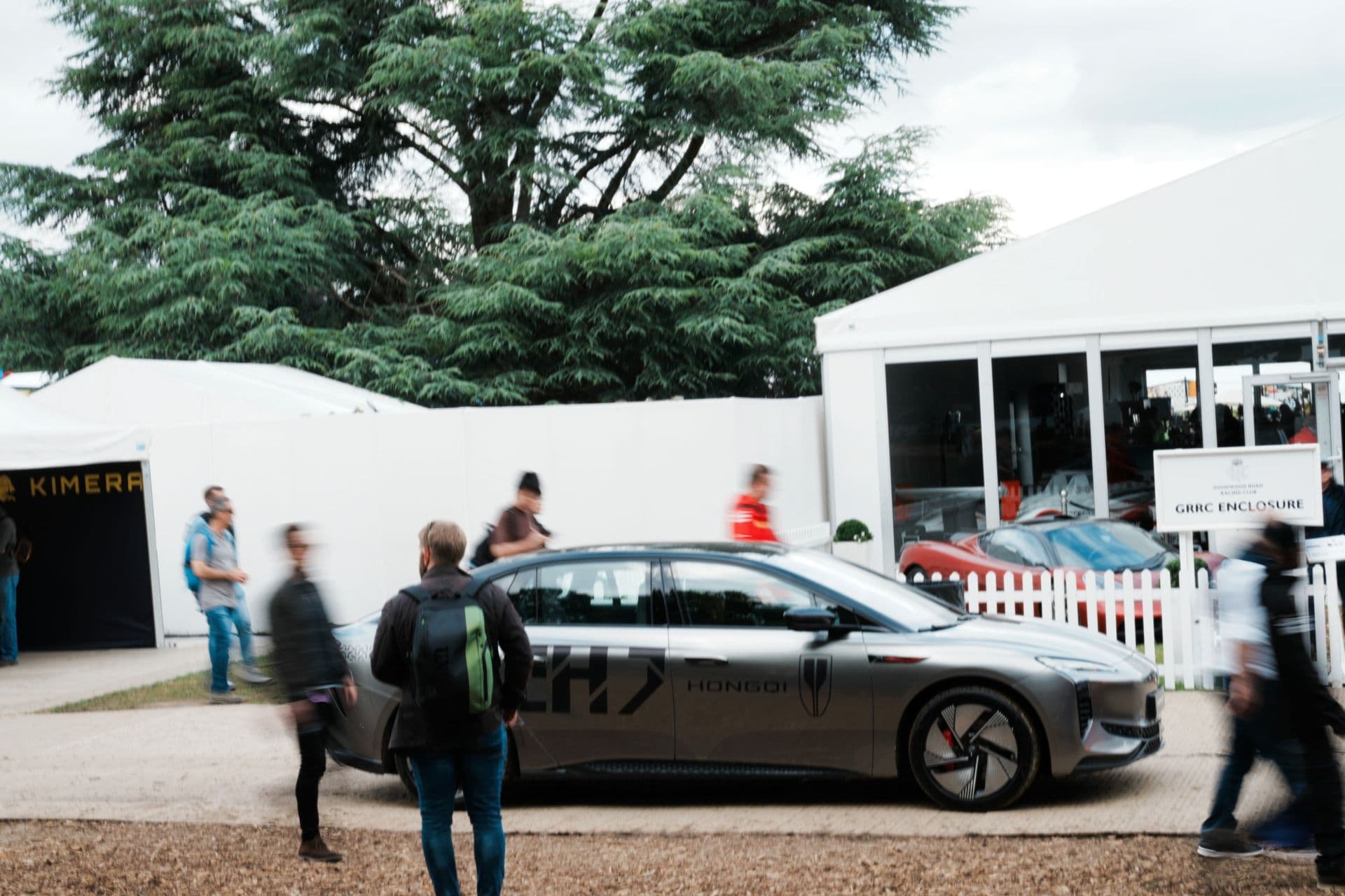 Cover Image for Hongqi: Von der chinesischen Staatskarosse zum Tesla-Killer?