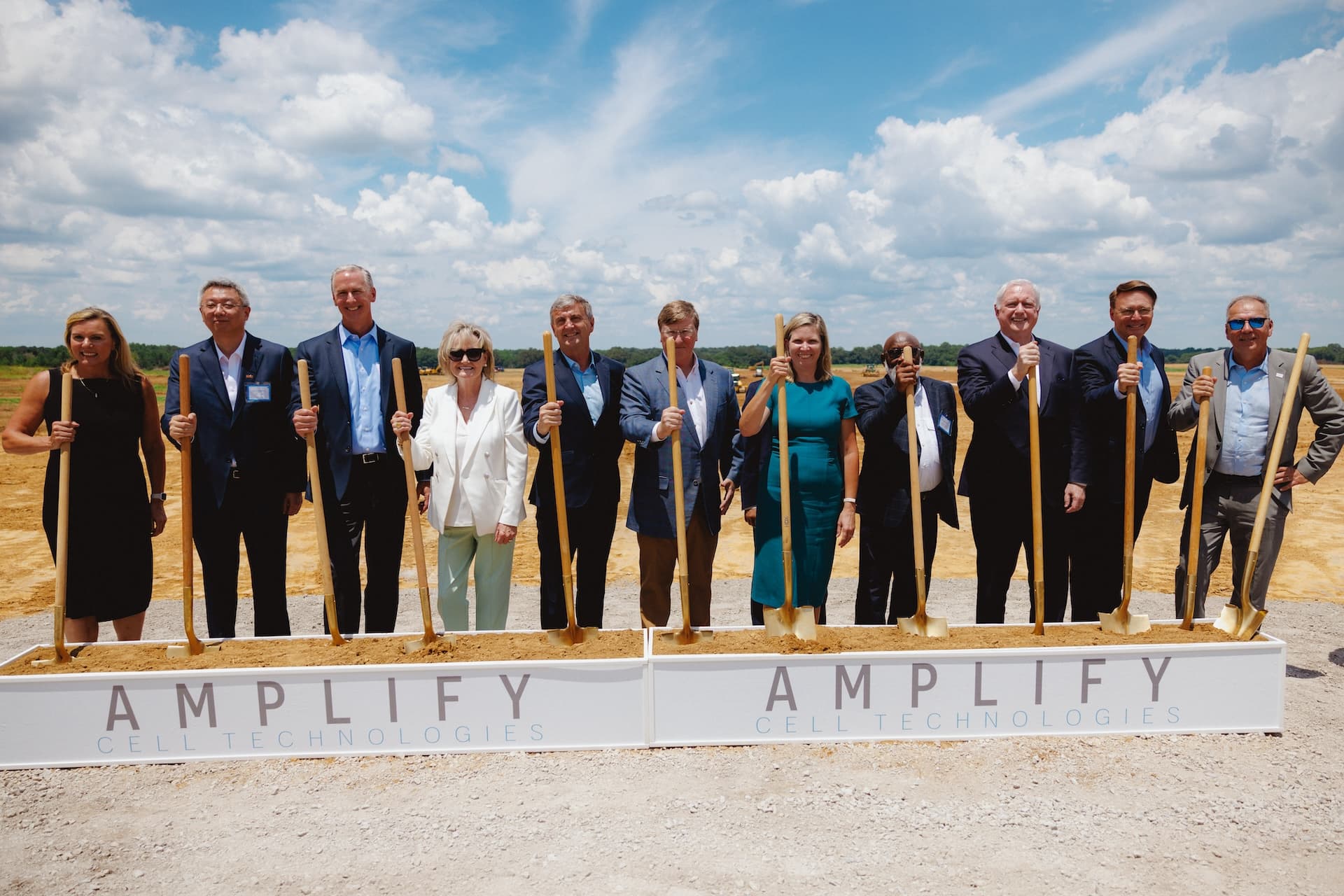 Cover Image for Daimler-Joint-Venture startet Bau seiner Batteriefabrik in den USA