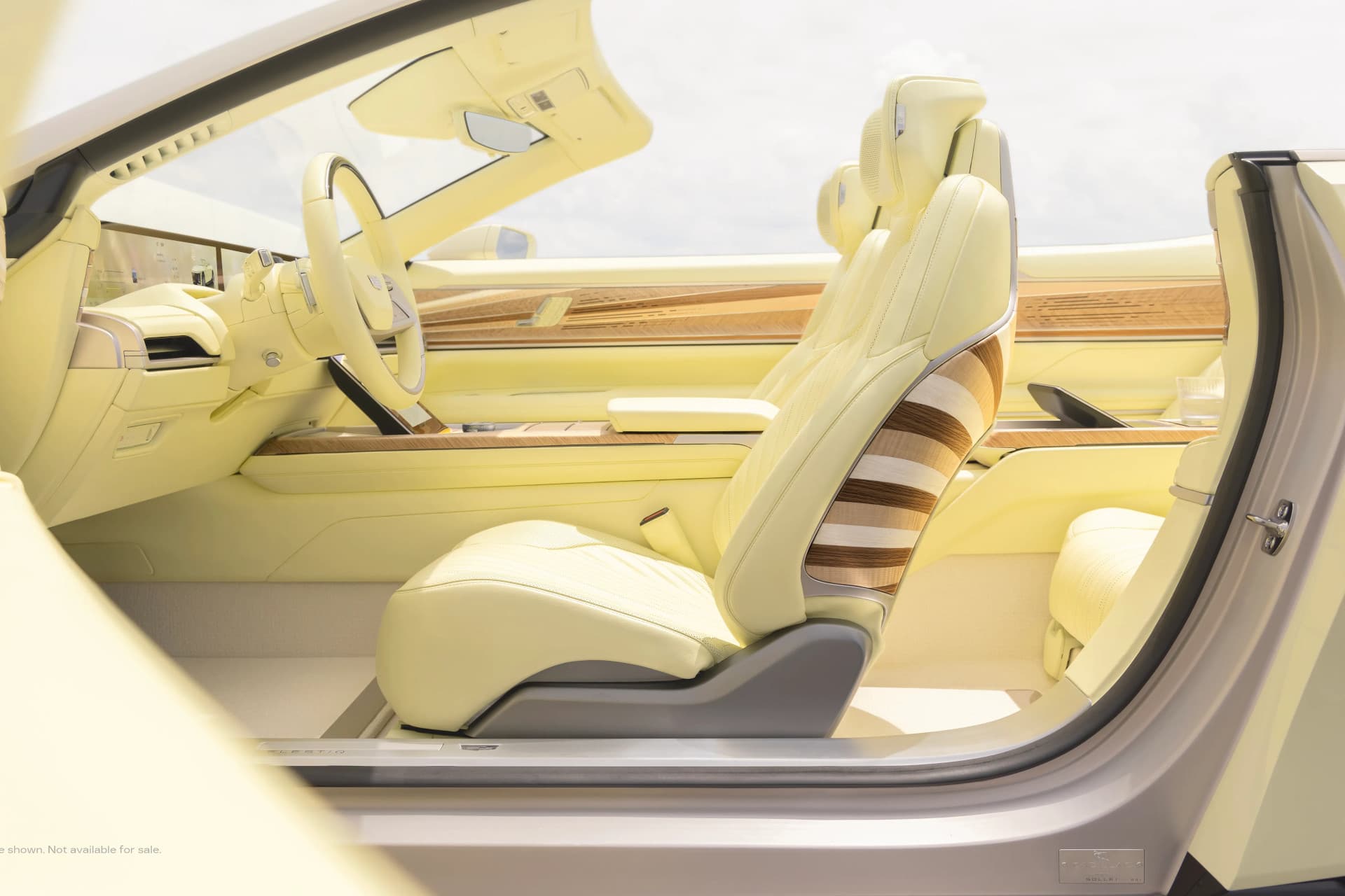 Cover Image for Cadillac-Studie: Luxus-Elektro-Cabrio Sollei hat auch Schampus an Bord