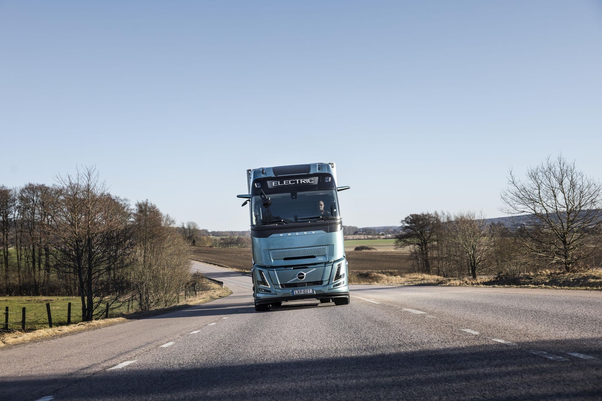 Cover Image for DSV erweitert Flotte mit 300 neuen Elektro-Lkw von Volvo