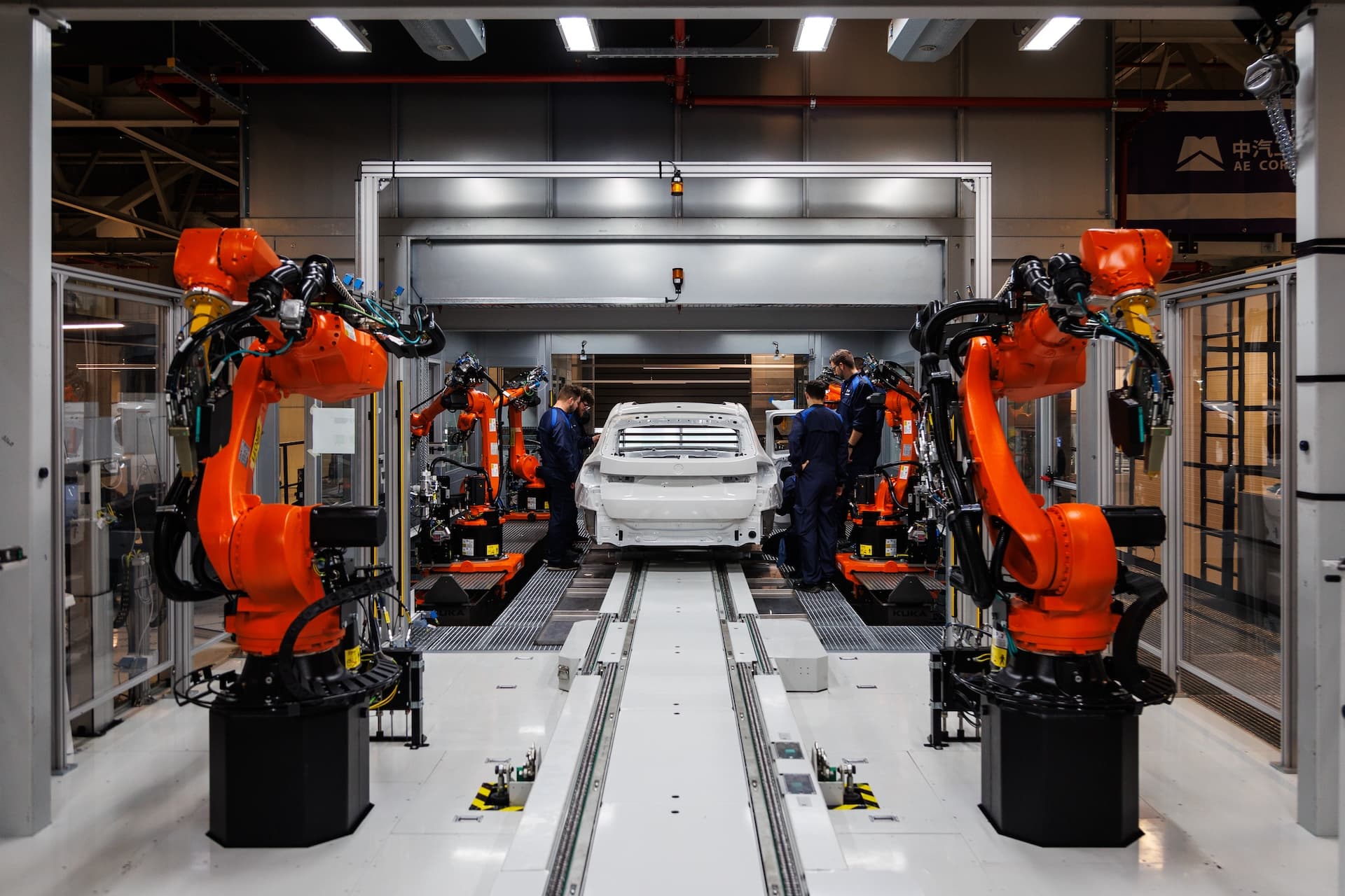 Cover Image for BMW: E-Autos wachsen bei rückläufigem Gesamtabsatz munter weiter