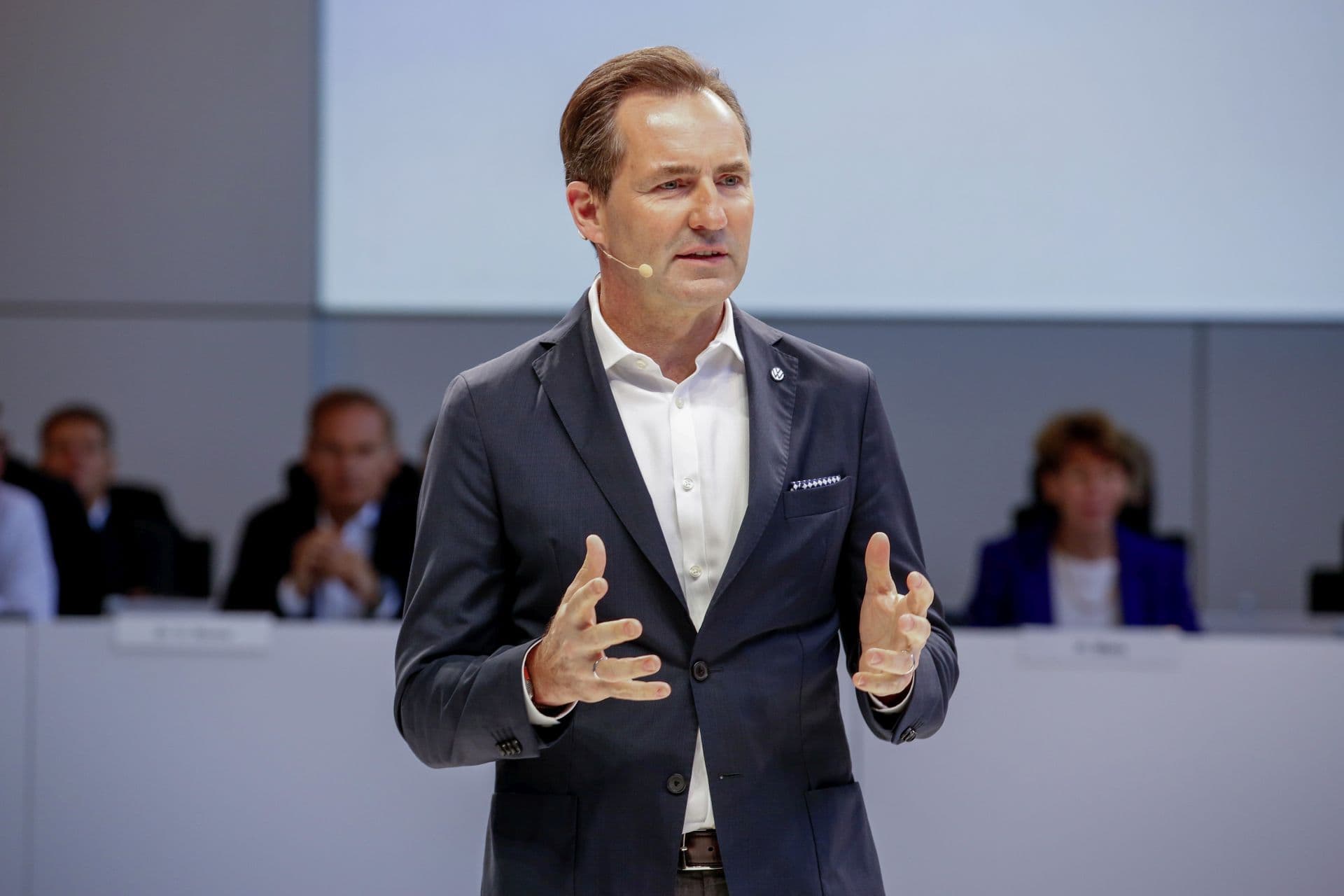 Cover Image for Personalkosten im Fokus: Volkswagen baut weiter Stellen ab