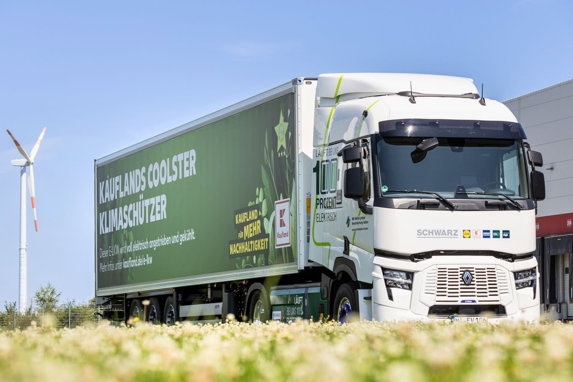 Cover Image for Kaufland besorgt weitere Elektro-Lkw für die Logistik
