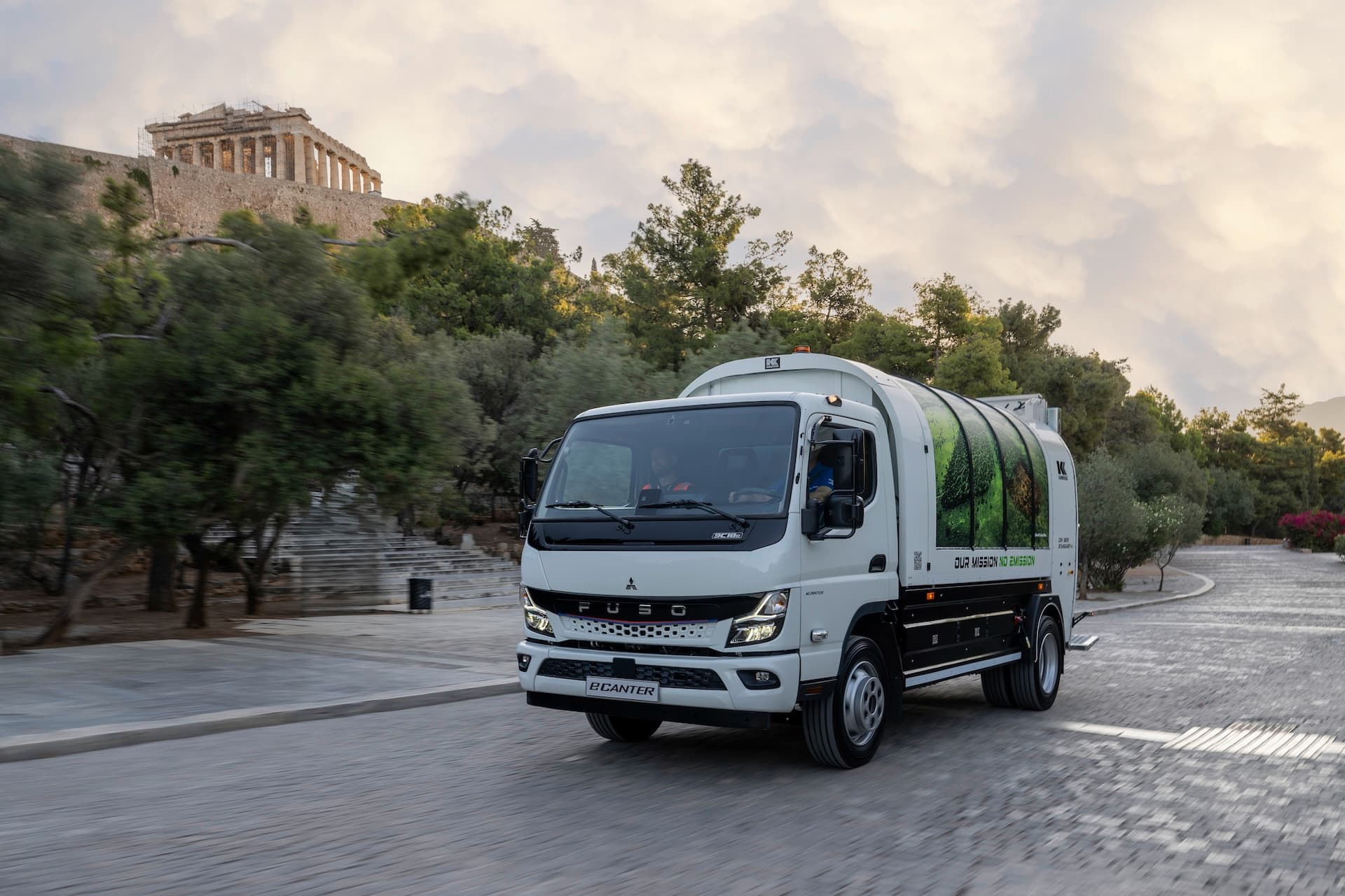Cover Image for 89 Elektro-Lkw sammeln Abfall in Athen und Thessaloniki