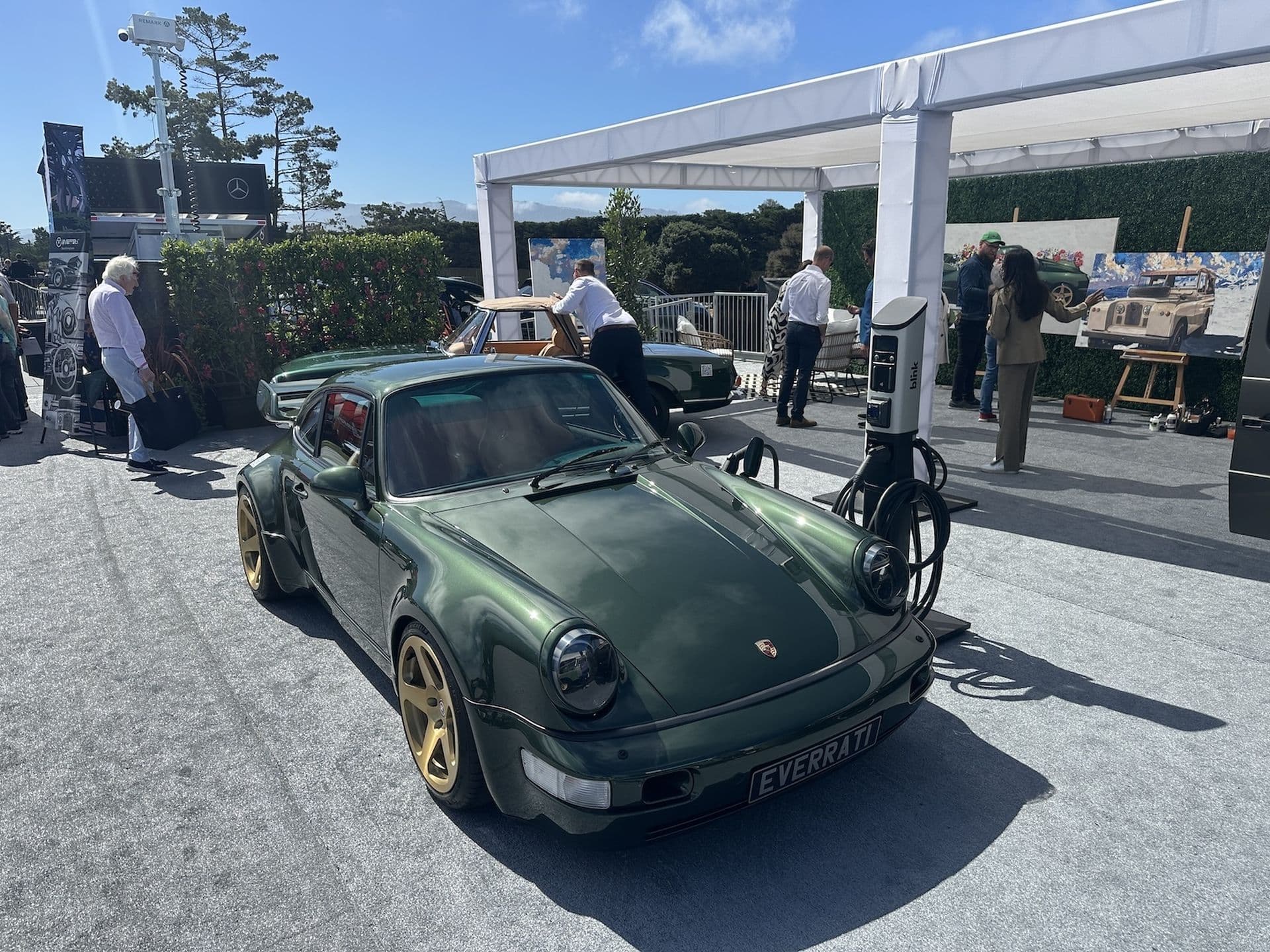 Cover Image for Elektro-Offensive bei der Monterey Car Week