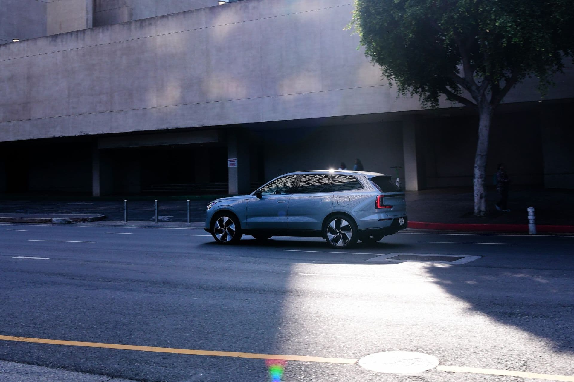 Cover Image for Volvo EX90: Auslieferung des neuen Elektro-SUV beginnt