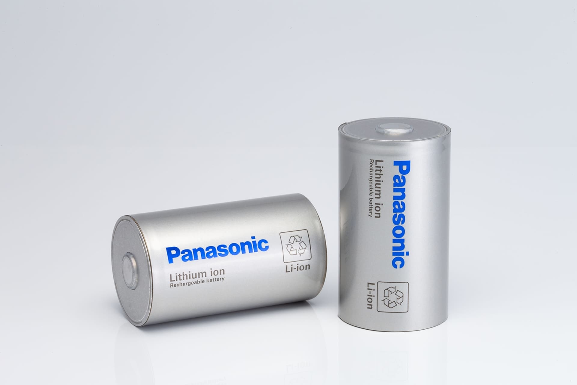 Cover Image for Panasonic startet Massenproduktion von 4680-Lithium-Ionen-Zellen für E-Autos