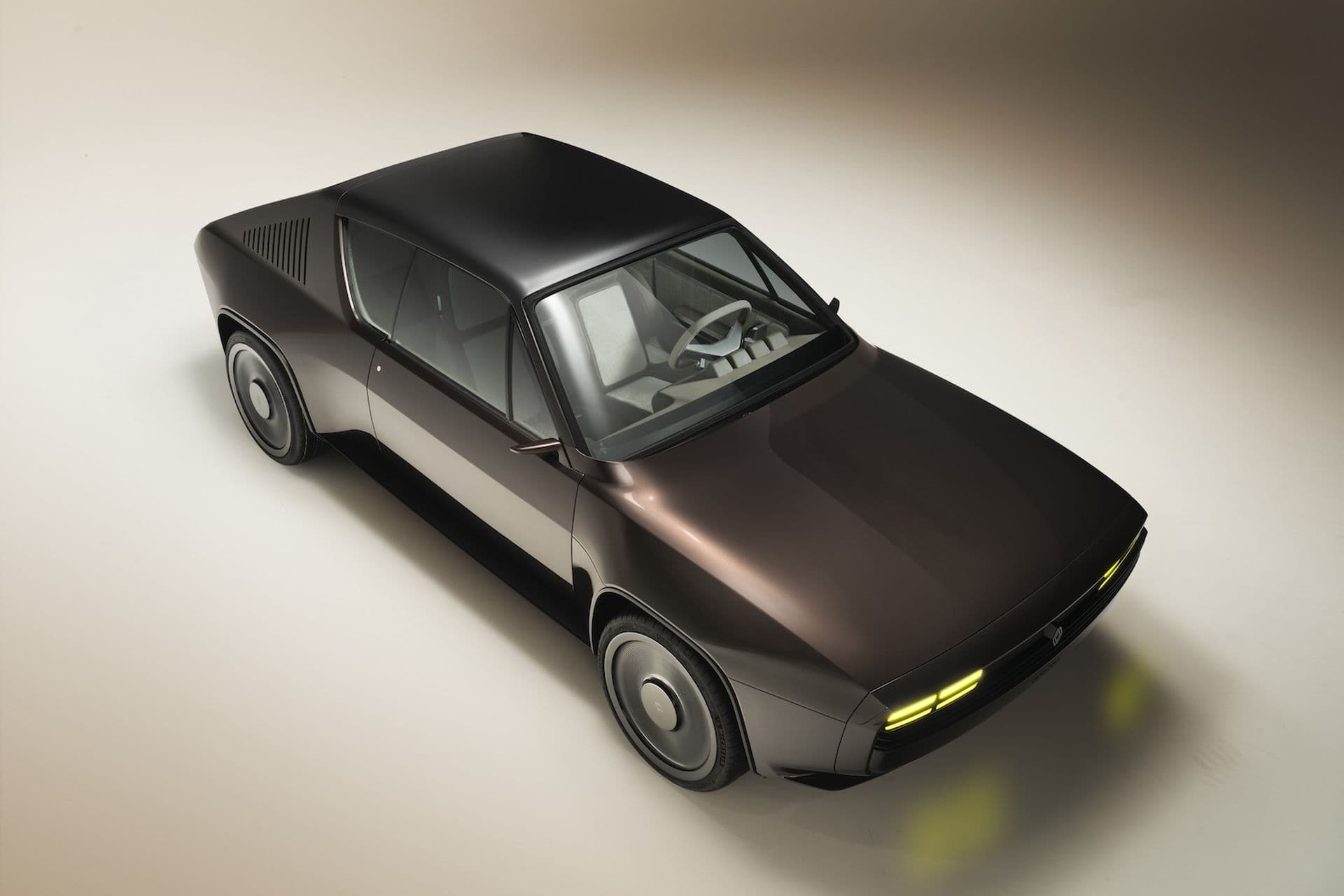 Cover Image for Renault bringt den R17 als E-Auto-Unikat zurück
