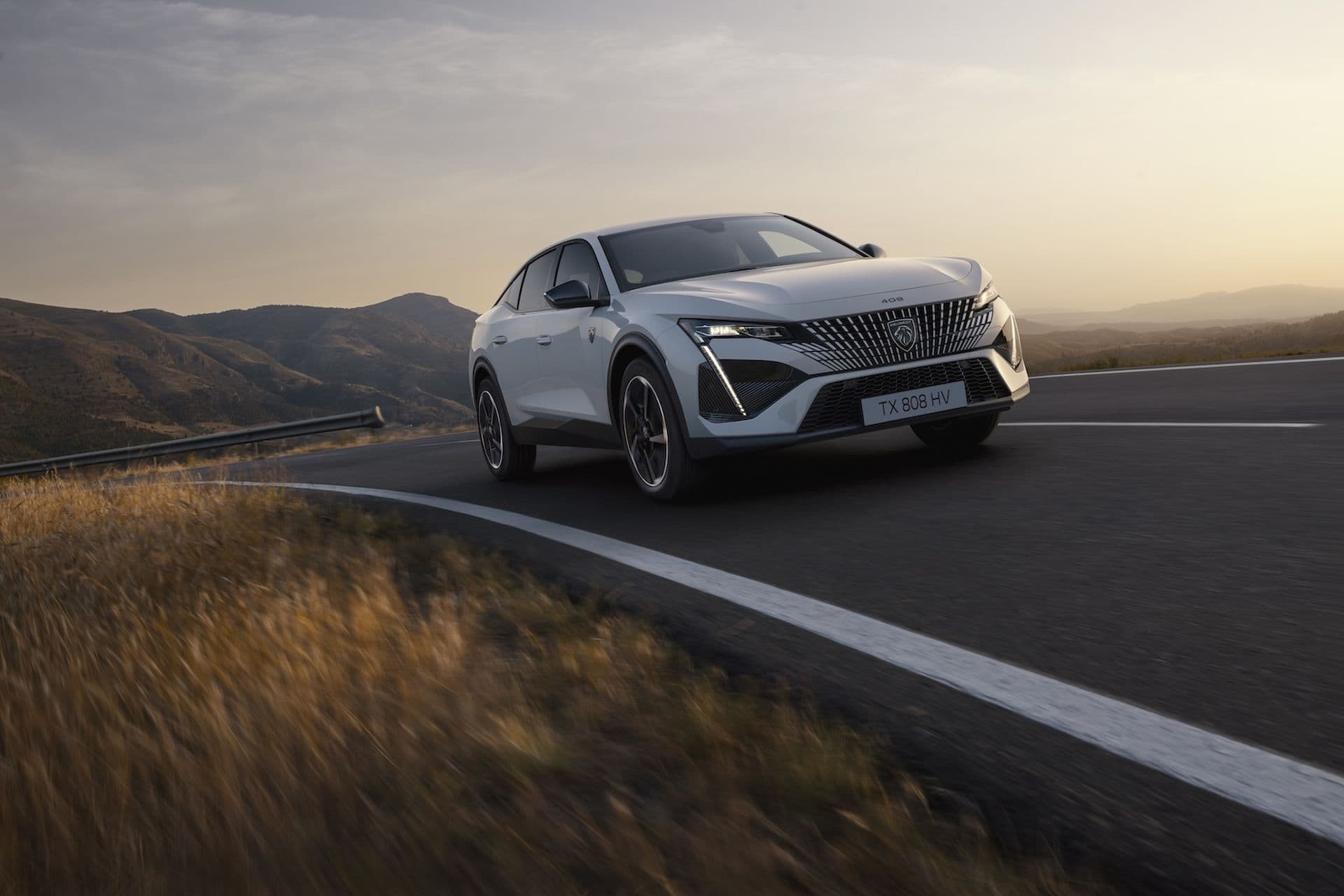 Cover Image for Peugeot e-408: Elektro-Crossover startet bei 46.600 Euro