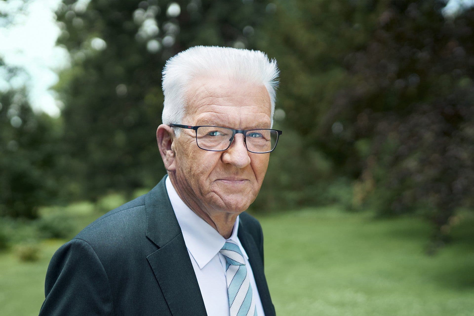 Cover Image for Kretschmann fordert niedrigere Preise an den Ladesäulen