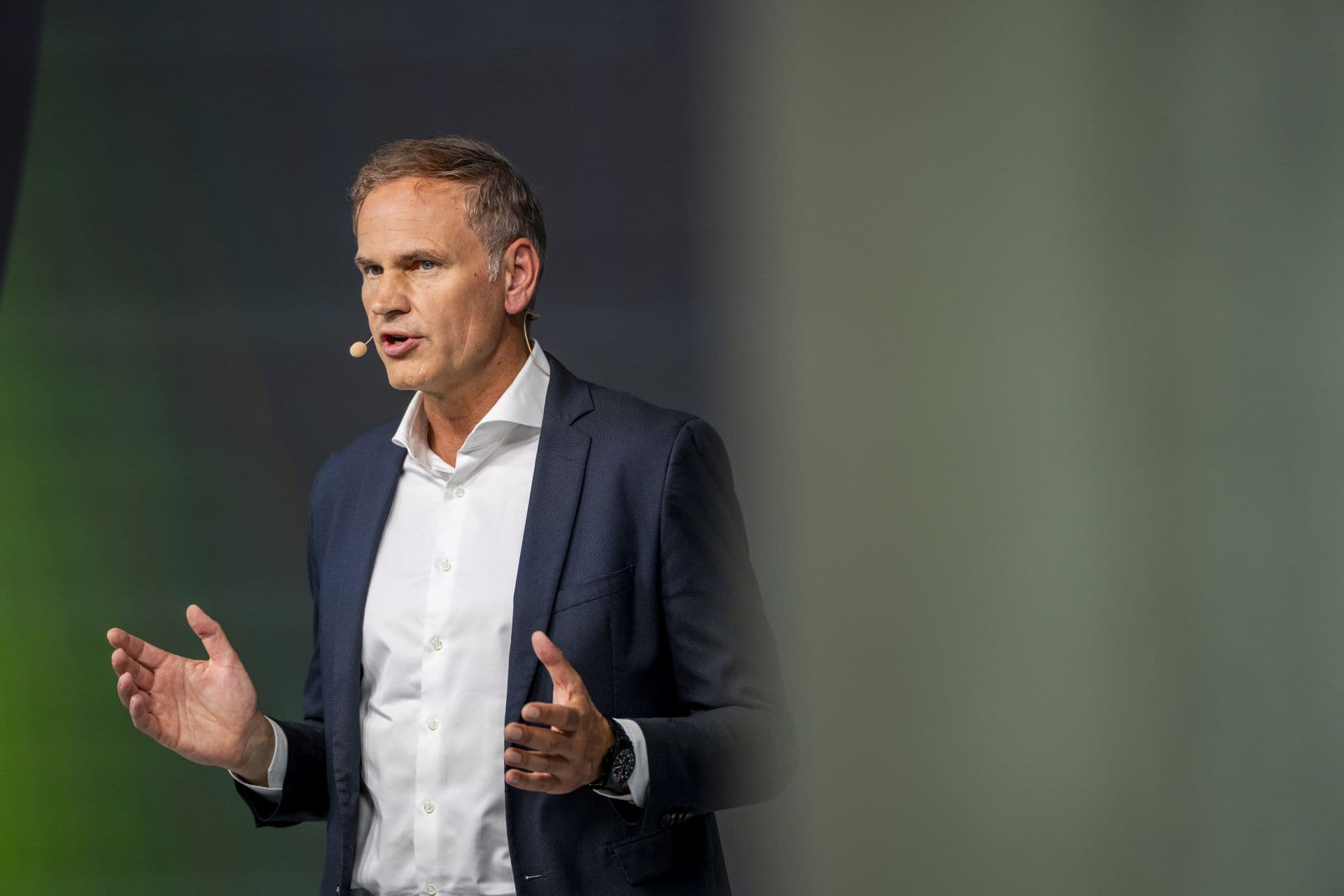 Cover Image for VW plant radikale Schritte – Blume setzt auf Transformation