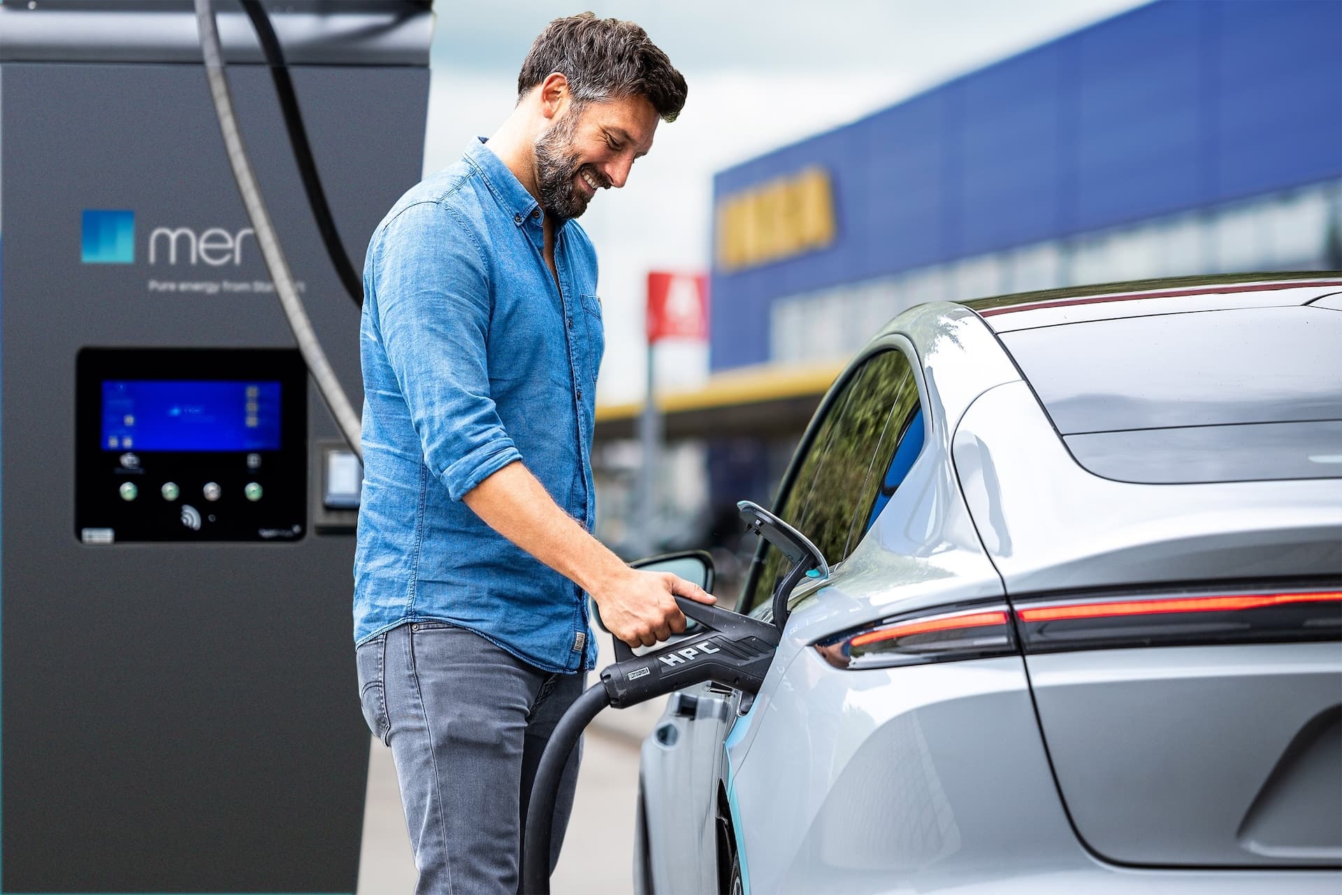 Cover Image for E-Auto laden bei Ikea: Das sind die neuen Preise