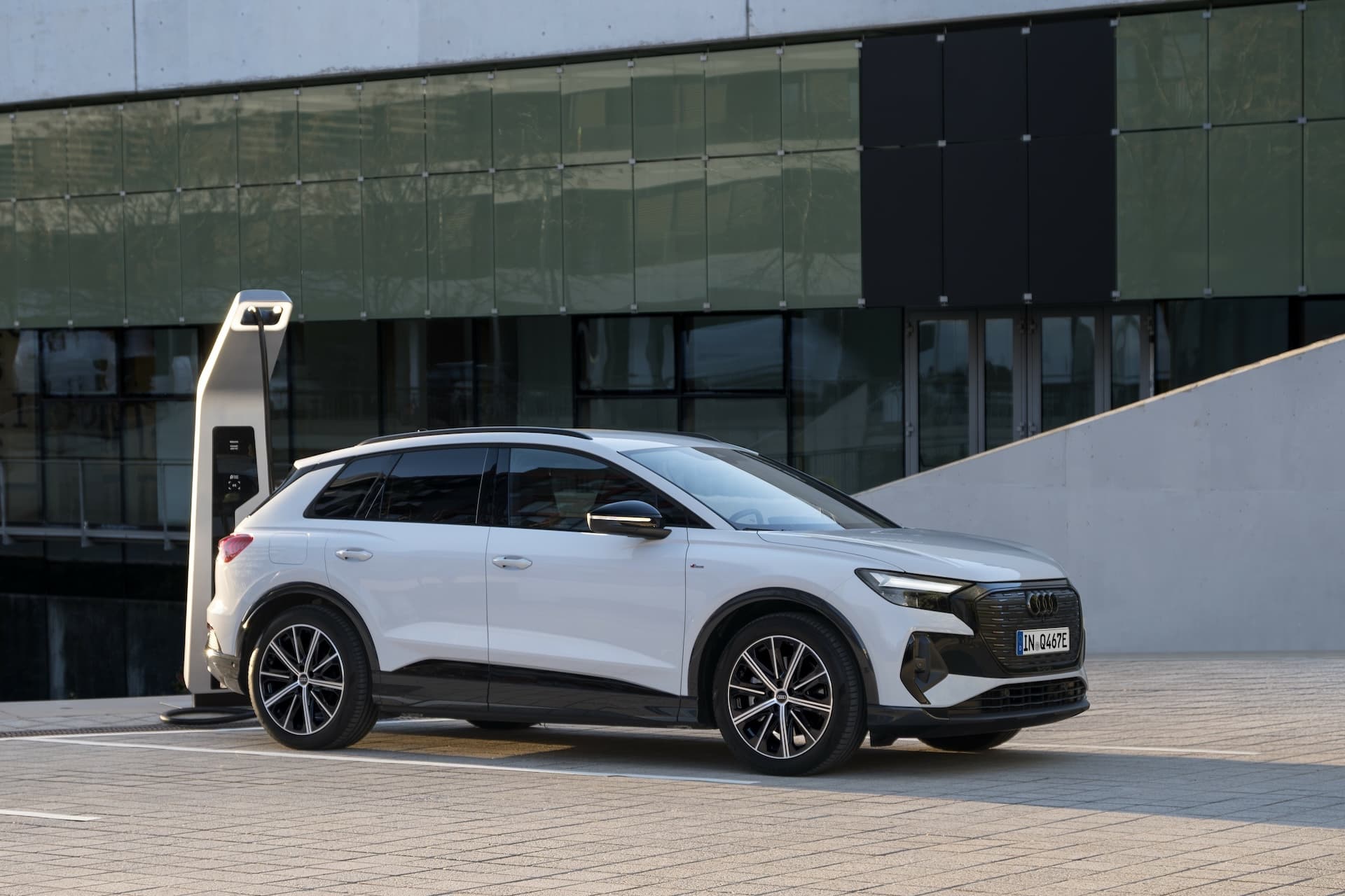 Cover Image for Neue Basisversion des Audi Q4 e-tron kostet 46.150 Euro