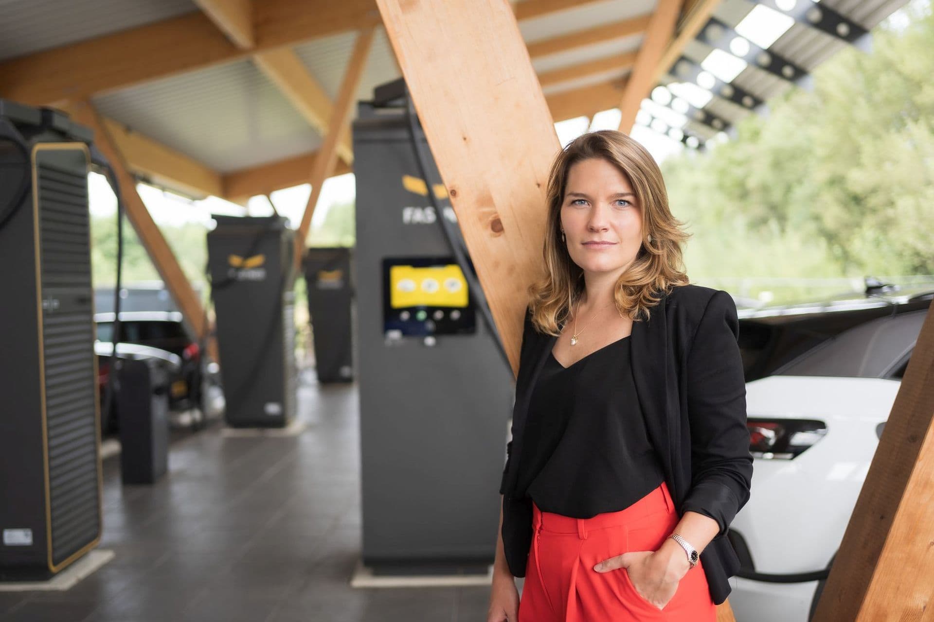 Cover Image for Fastned fordert mehr Wettbewerb und weniger Bürokratie bei Ladeinfrastruktur-Ausbau