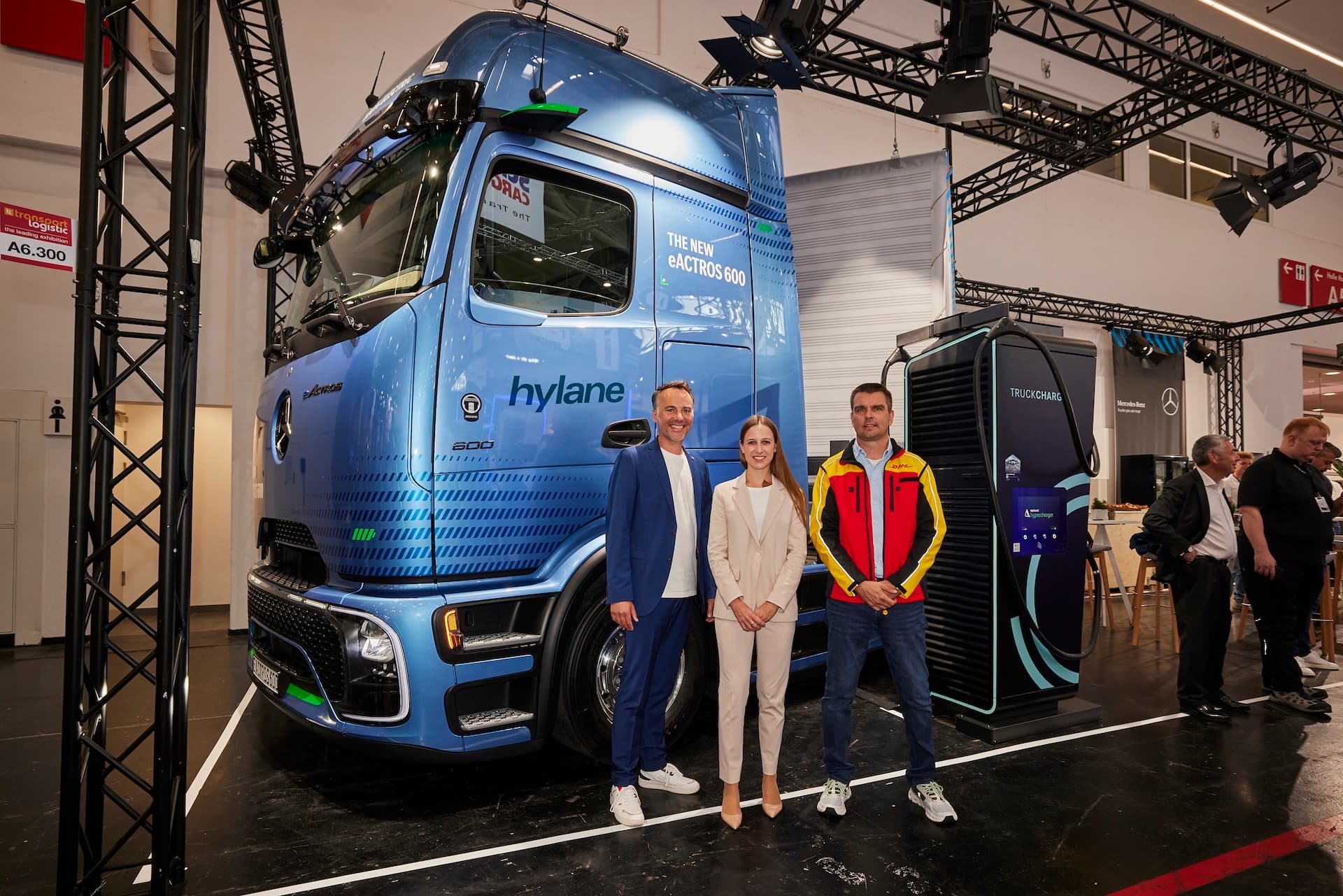 Cover Image for DHL flottet über Hylane 30 E-Lkw von Mercedes-Benz ein