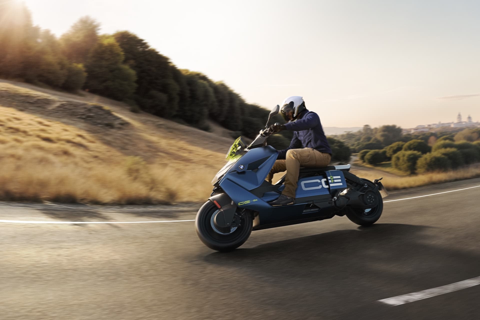 Cover Image for BMW frischt seinen E-Scooter CE 04 optisch auf