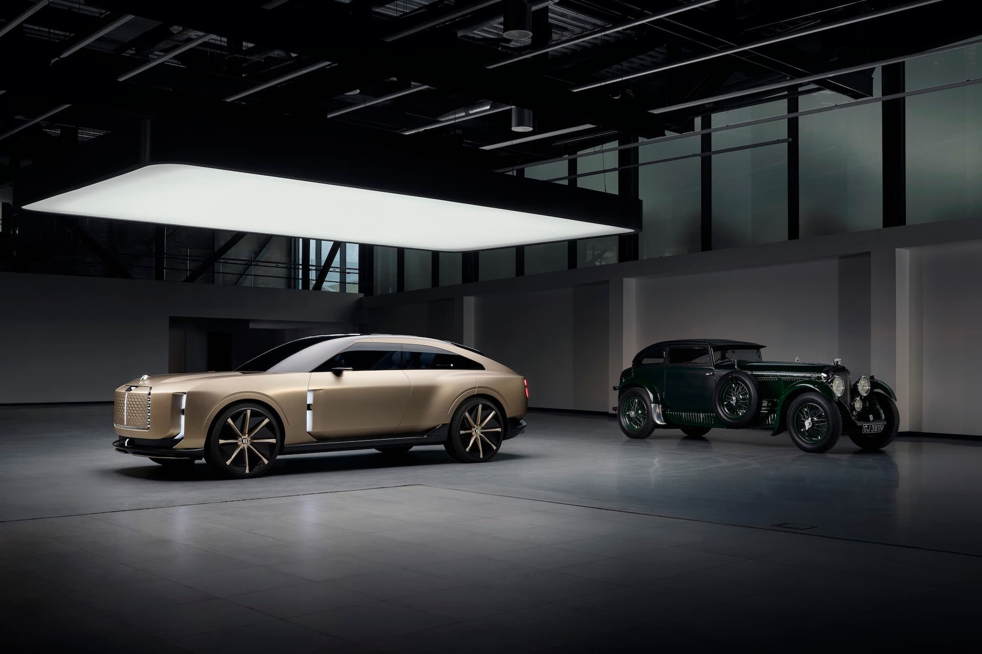 Cover Image for Bentley stellt mit EXP 15 seine vollelektrische Luxus-Studie der Zukunft vor