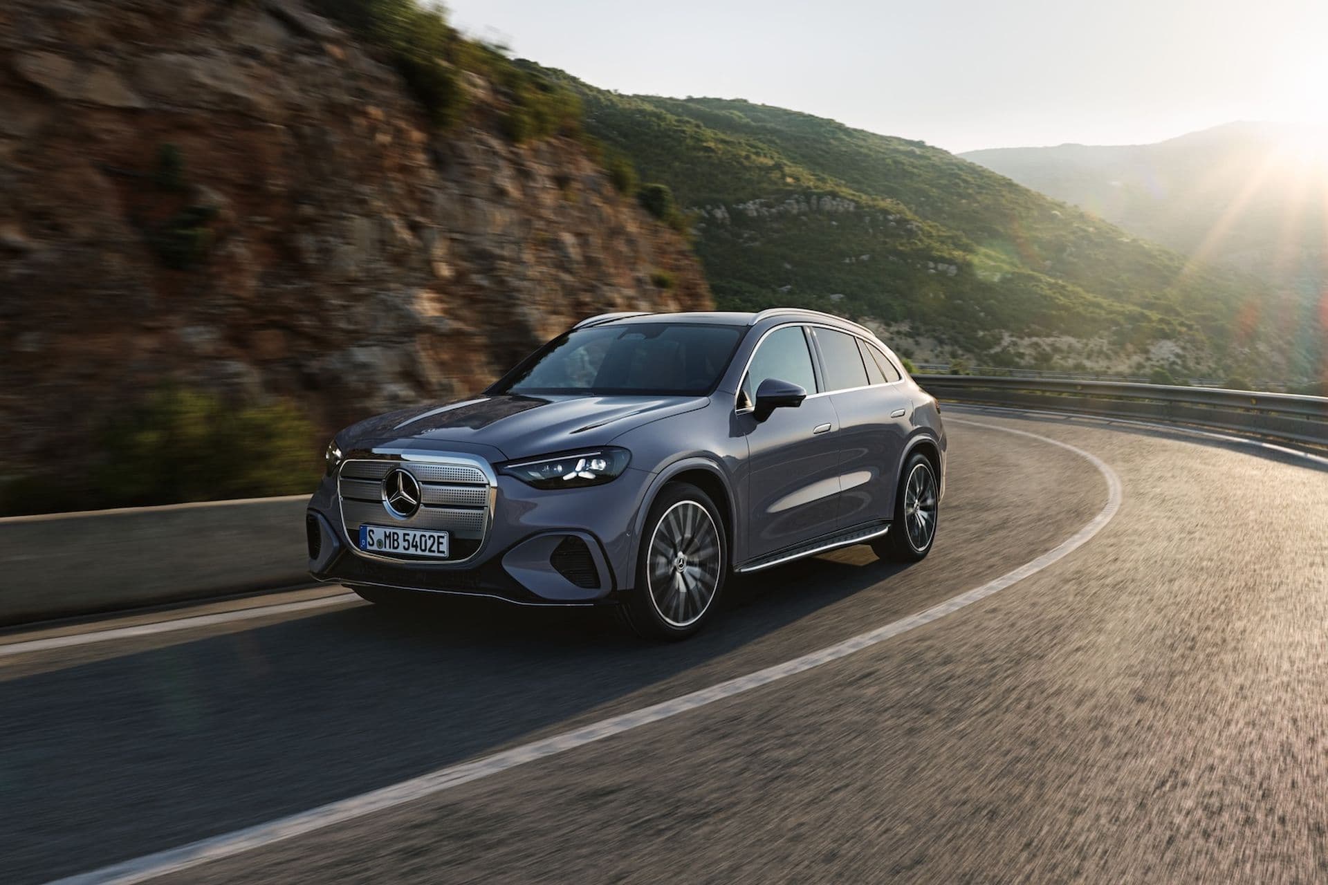 Cover Image for Mercedes GLC EQ: 710 km Reichweite und 330 kW Ladeleistung