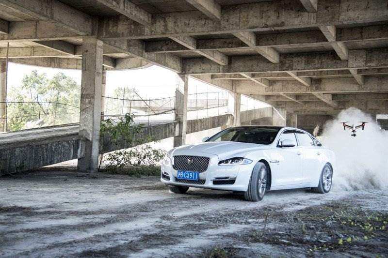 Cover Image for Jaguar bringt SUV und Limousine als Elektroauto auf den Markt