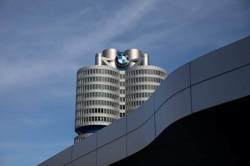 Cover Image for BMW auf Kurs für 100.000 elektrifizierte Fahrzeuge in 2017