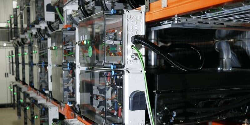 Cover Image for 1.000 Smart Fortwo Batterien zu einem 13 Megawattstunden großen Speicher gebündelt