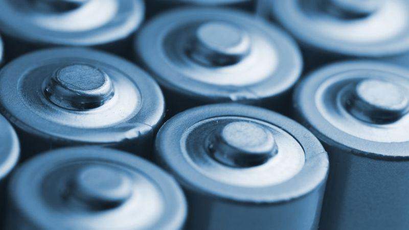 Cover Image for Festkörperakkus: Forscher suchen leistungsfähigere und sicherere Batterien