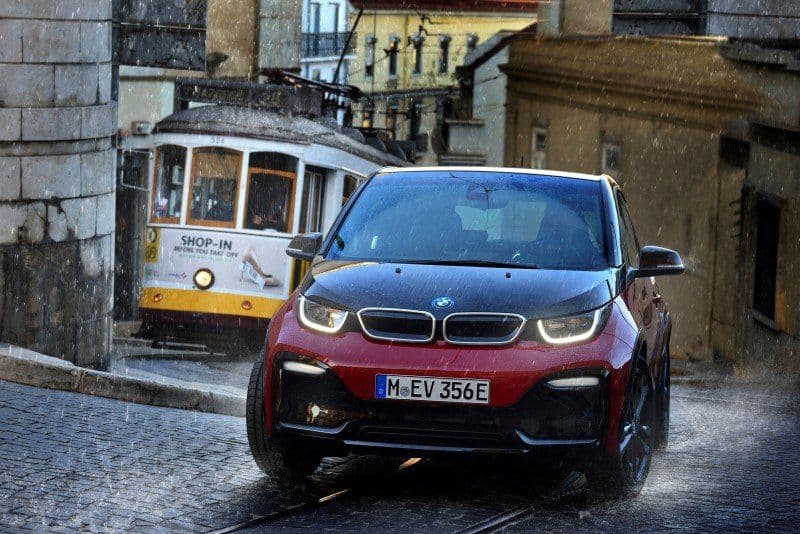 Cover Image for BMW bringt autonom fahrenden Prototypen des BMW i3 auf die Straße