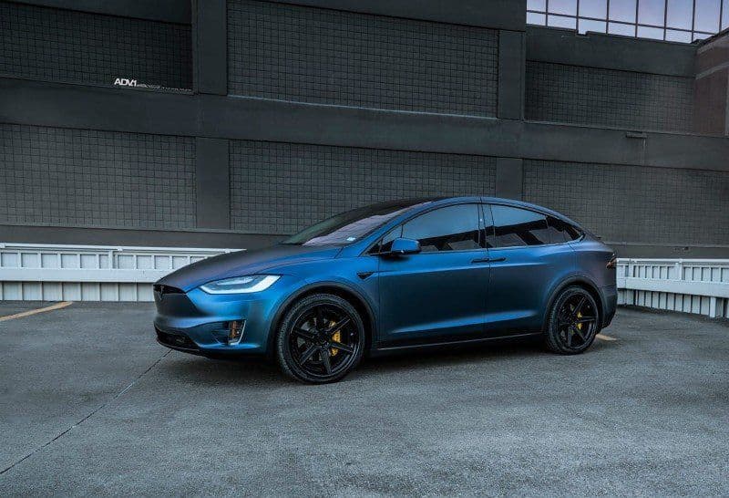 Cover Image for Modifizierter Tesla Model X P100D: Dunkelblau Matt Metallic und ADV.1 Rädern