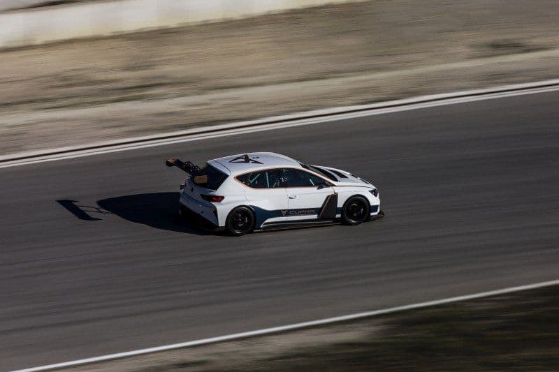 Cover Image for Ein Blick auf das Innenleben des Seat E-Rennwagen CUPRA e-Racer