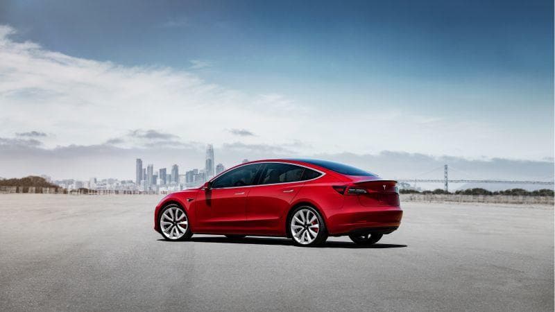 Cover Image for Tesla Model 3 und Model Y mit optionaler Anhängerkupplung für 1.060 Euro