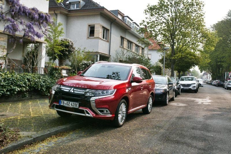 Cover Image for Meine Erfahrungen nach zwei Wochen mit dem Mitsubishi Outlander Plug-In-Hybrid MJ 2019