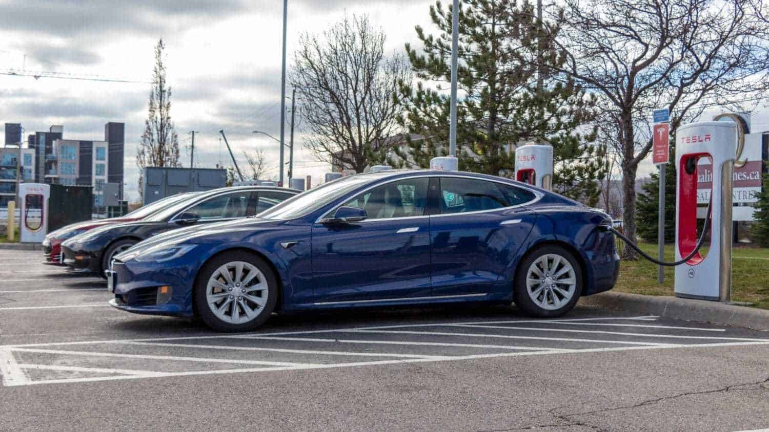 Cover Image for Ärger über volle Tesla-Supercharger in Kalifornien