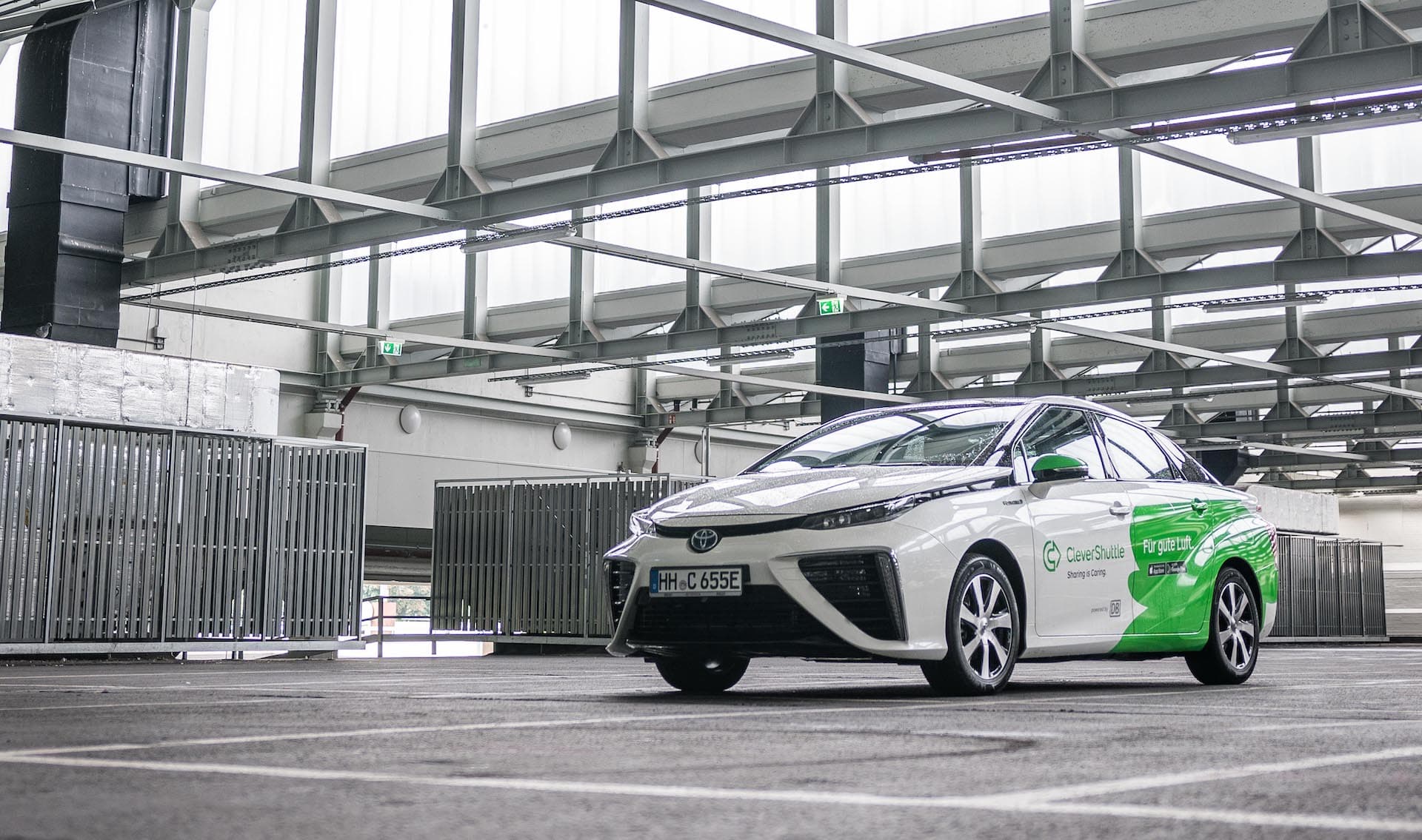Cover Image for CleverShuttle feiert fünf Millionen Wasserstoff-Kilometer mit dem Toyota Mirai