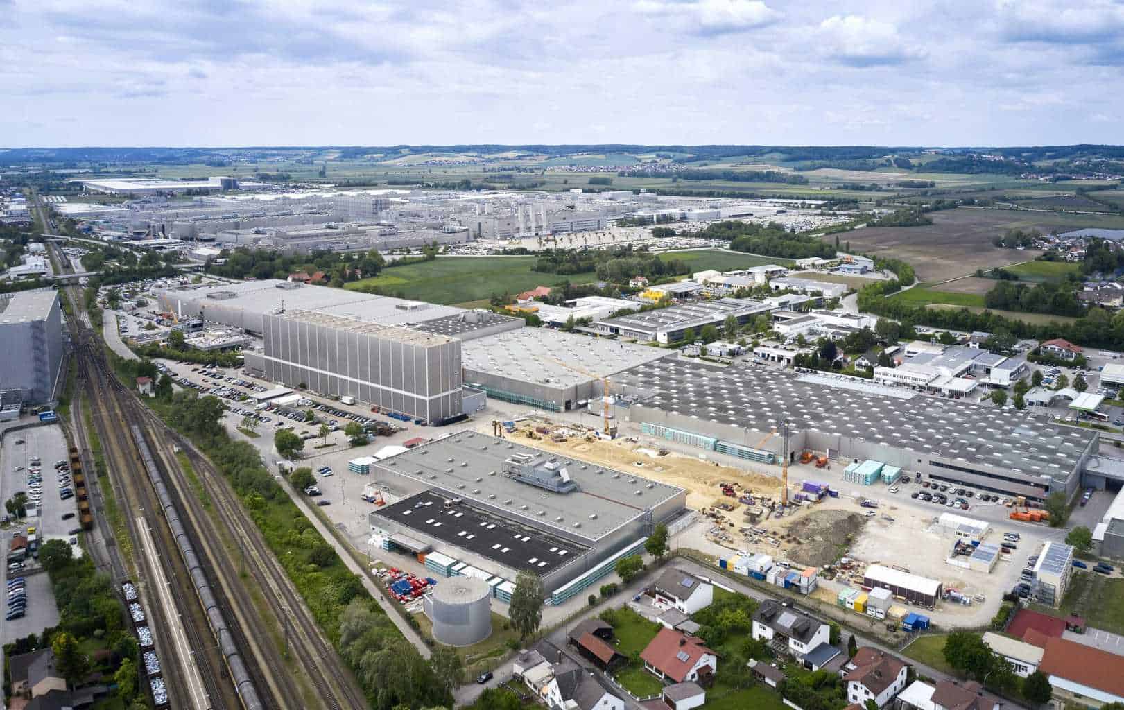 Cover Image for BMW beschleunigt Elektromobilität: E-Antriebe für eine halbe Million Elektro-Fahrzeuge