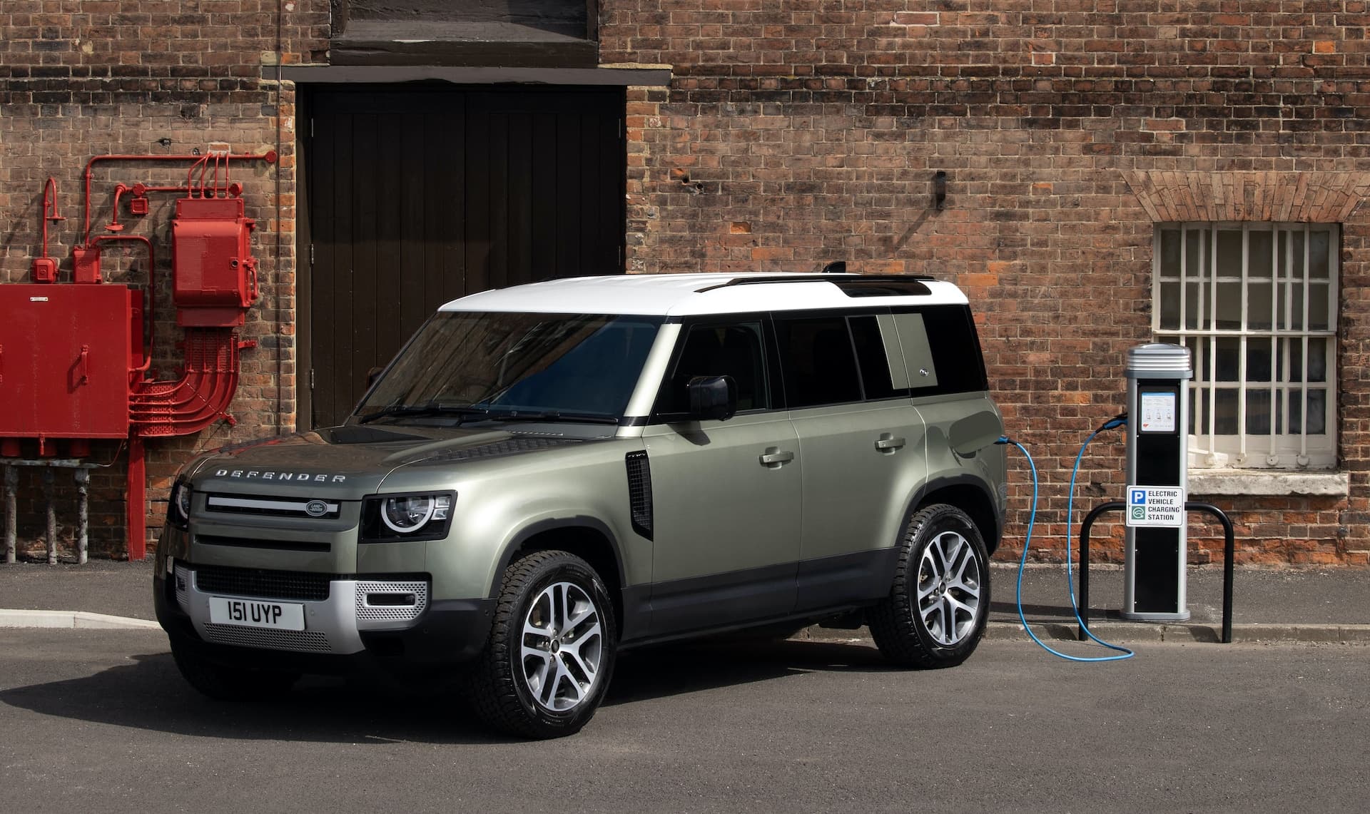 Cover Image for Land Rover Defender ab 2021 auch als Plug-in-Hybrid