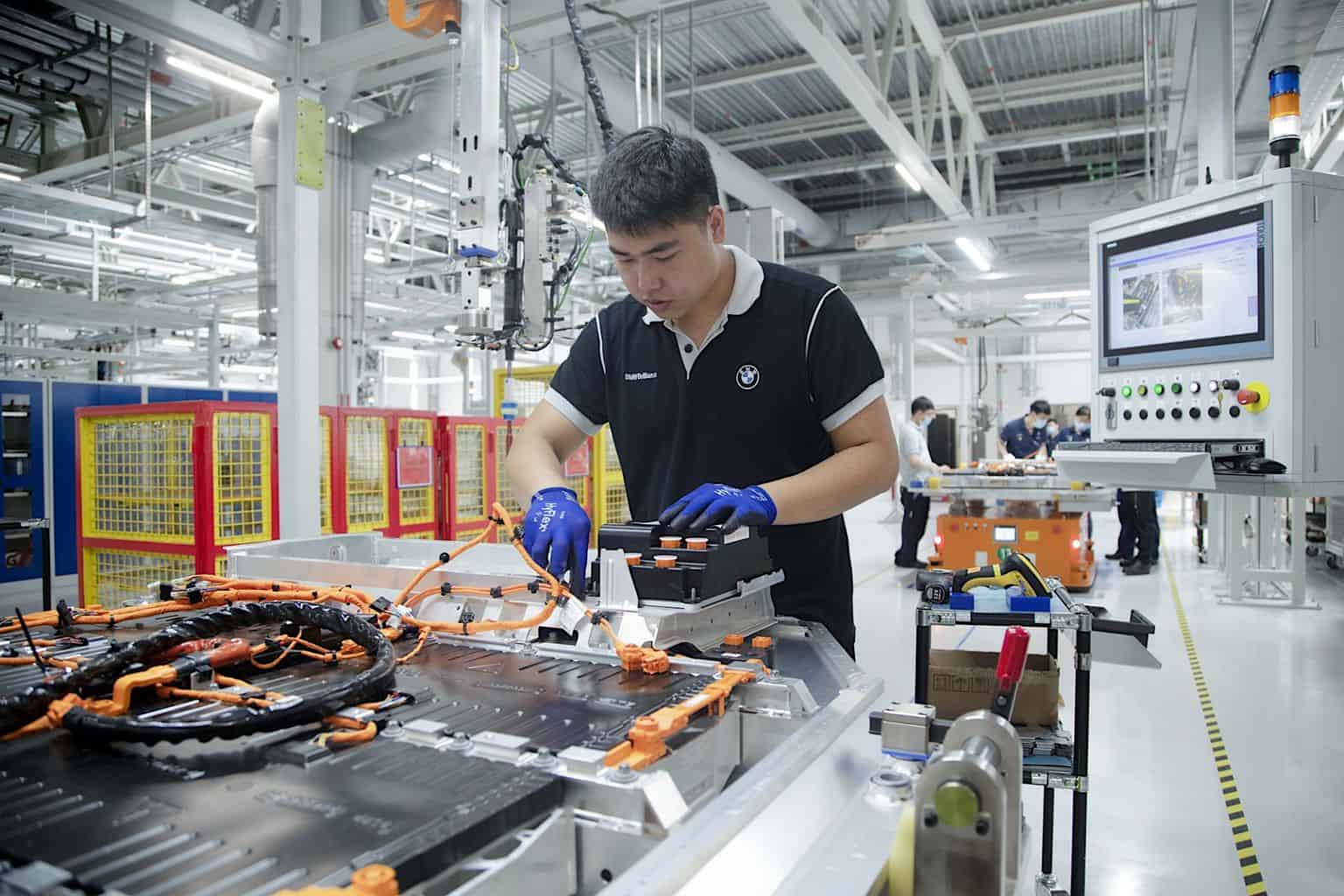 Cover Image for BMW verdoppelt in China Kapazitäten für die Produktion von Hochvoltbatterien