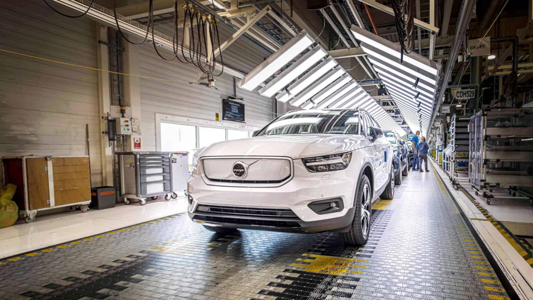Cover Image for Volvo beginnt mit der Produktion des elektrischen SUV XC40 Recharge