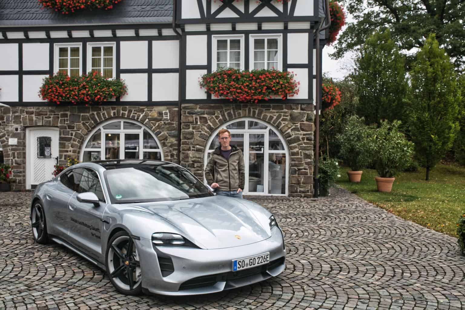 Cover Image for Im Gespräch mit Andreas Deimann über E-Mobilität in der Hotellerie