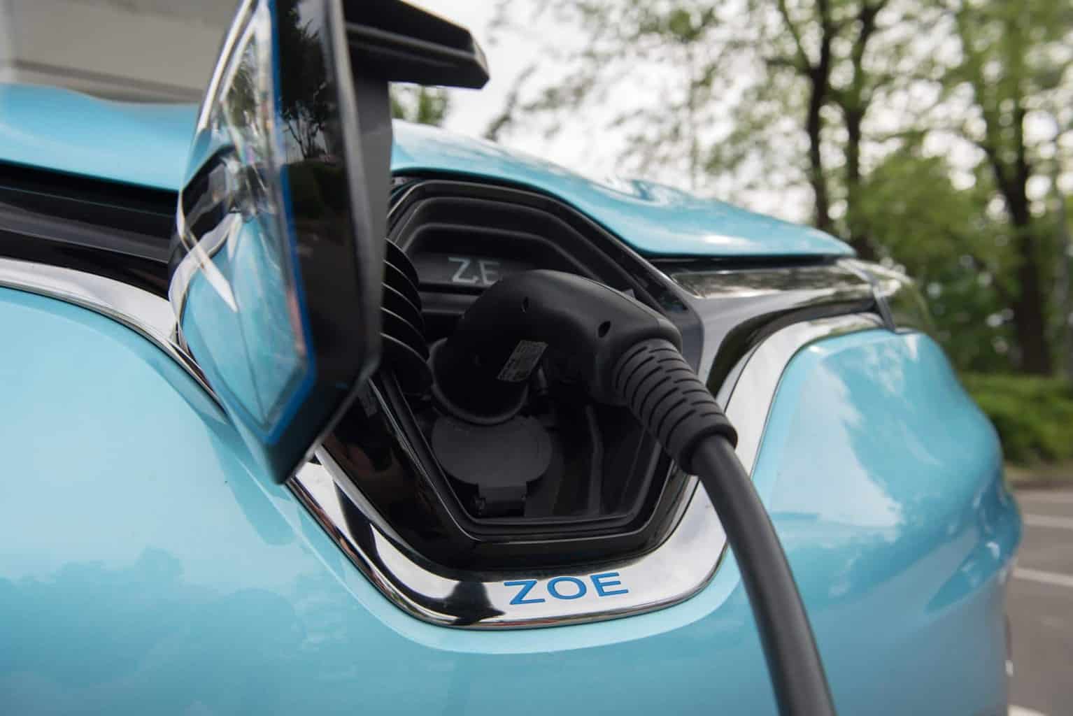 Cover Image for Abkehr vom Mietmodell: Renault will Batteriekauf in den Vordergrund rücken