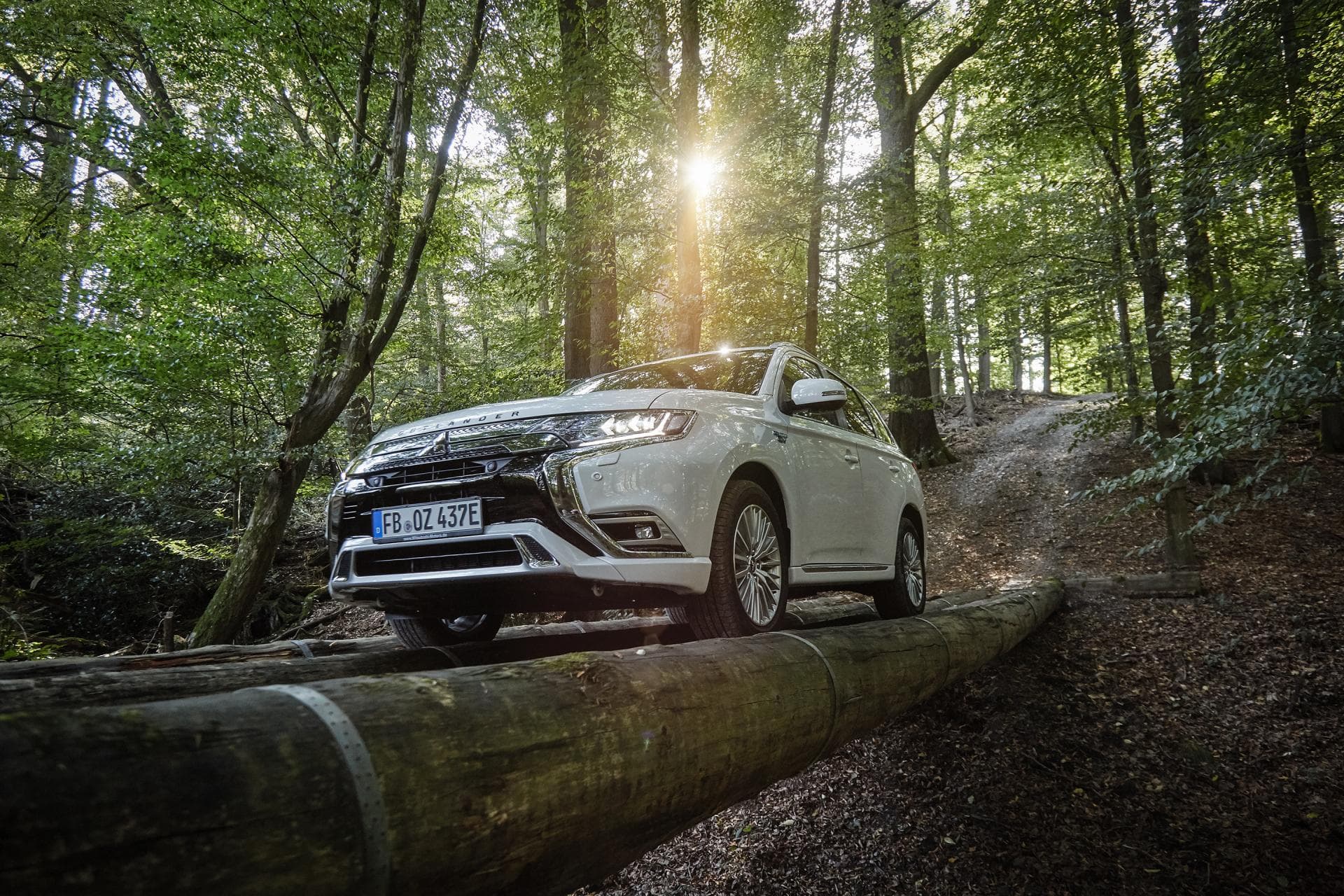 Cover Image for Gerücht: Elektrischer Mitsubishi e-Evolution SUV kommt 2021