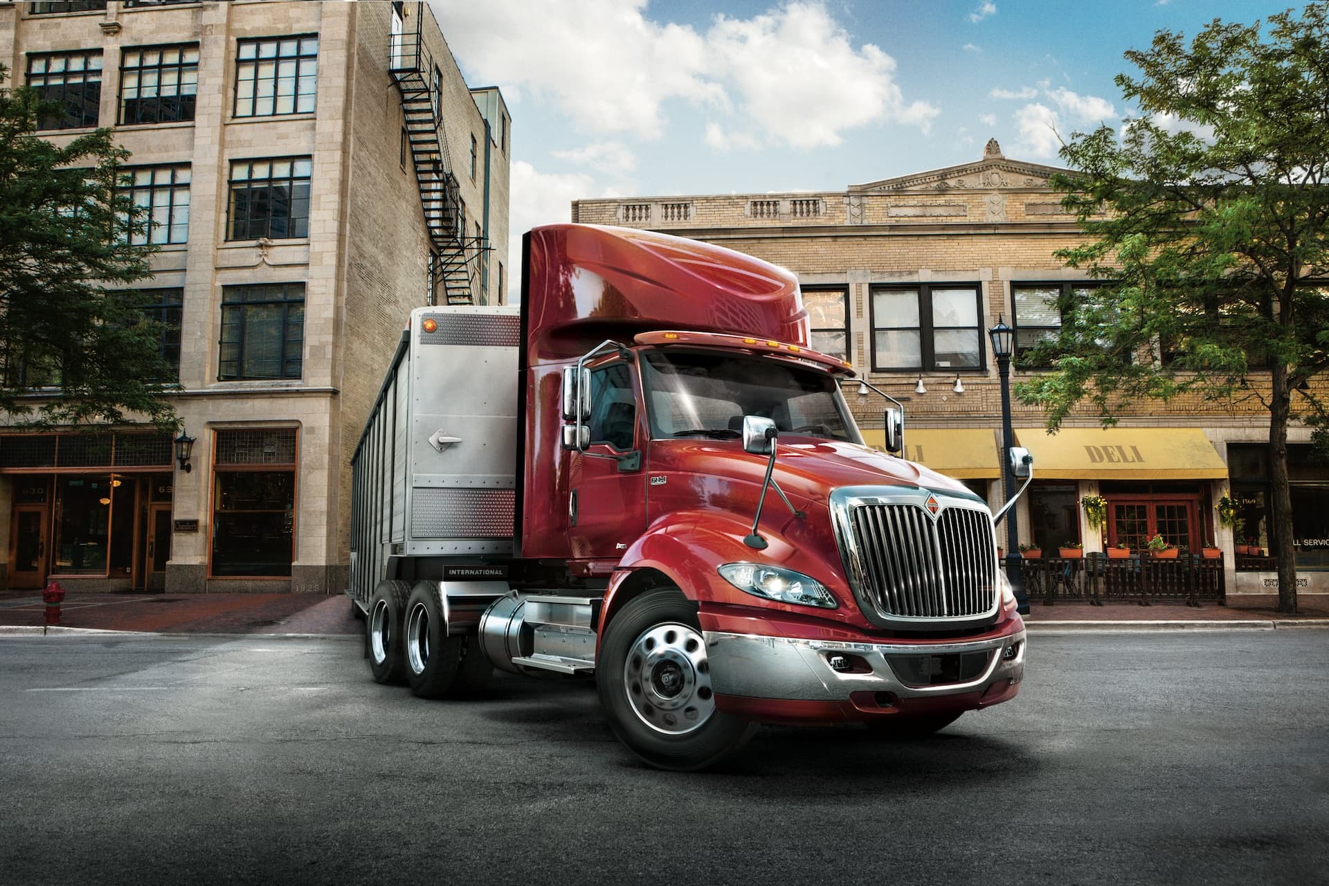 Cover Image for Navistar und GM statten Lkw mit Wasserstoffantrieb aus