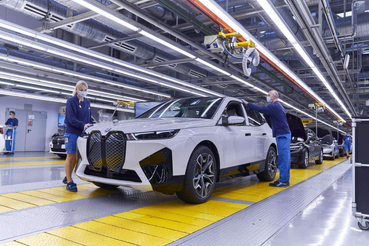 Cover Image for BMW: „Produktion von E-Modellen soll kräftig wachsen und sich mehr als verdoppeln“