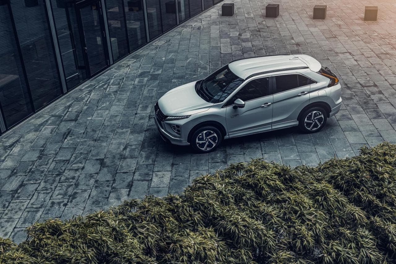 Cover Image for Mitsubishi Eclipse Cross Plug-In-Hybrid: Neue Haut, neues Herz