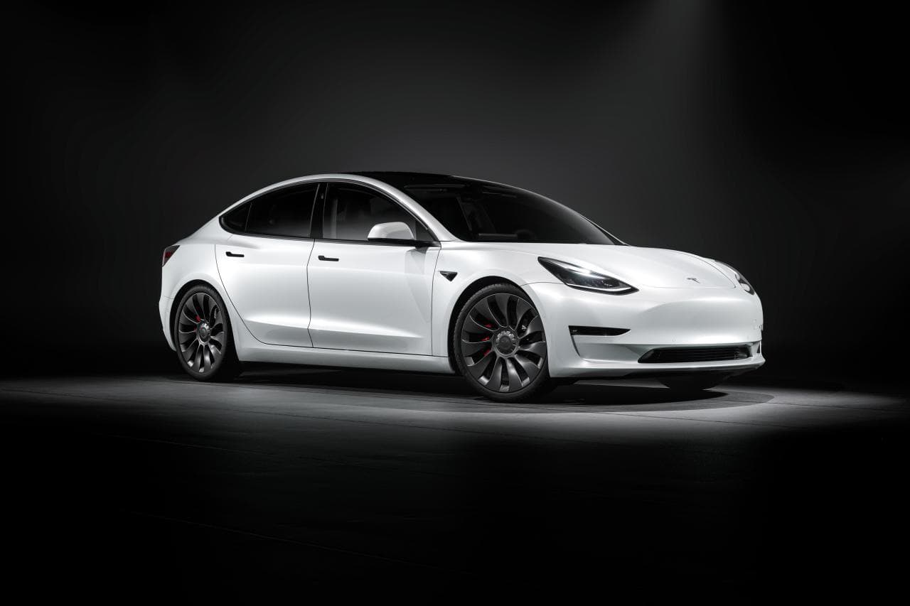 Cover Image for Tesla-Abo jetzt ab 649 Euro monatlich