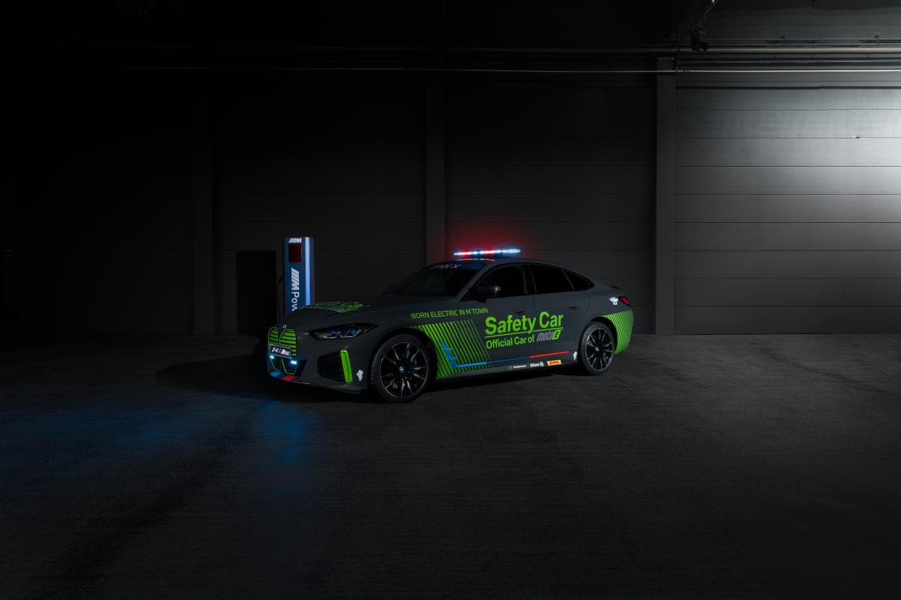 Cover Image for BMW i4 M50 wird Safety-Car bei E-Motorrad-WM