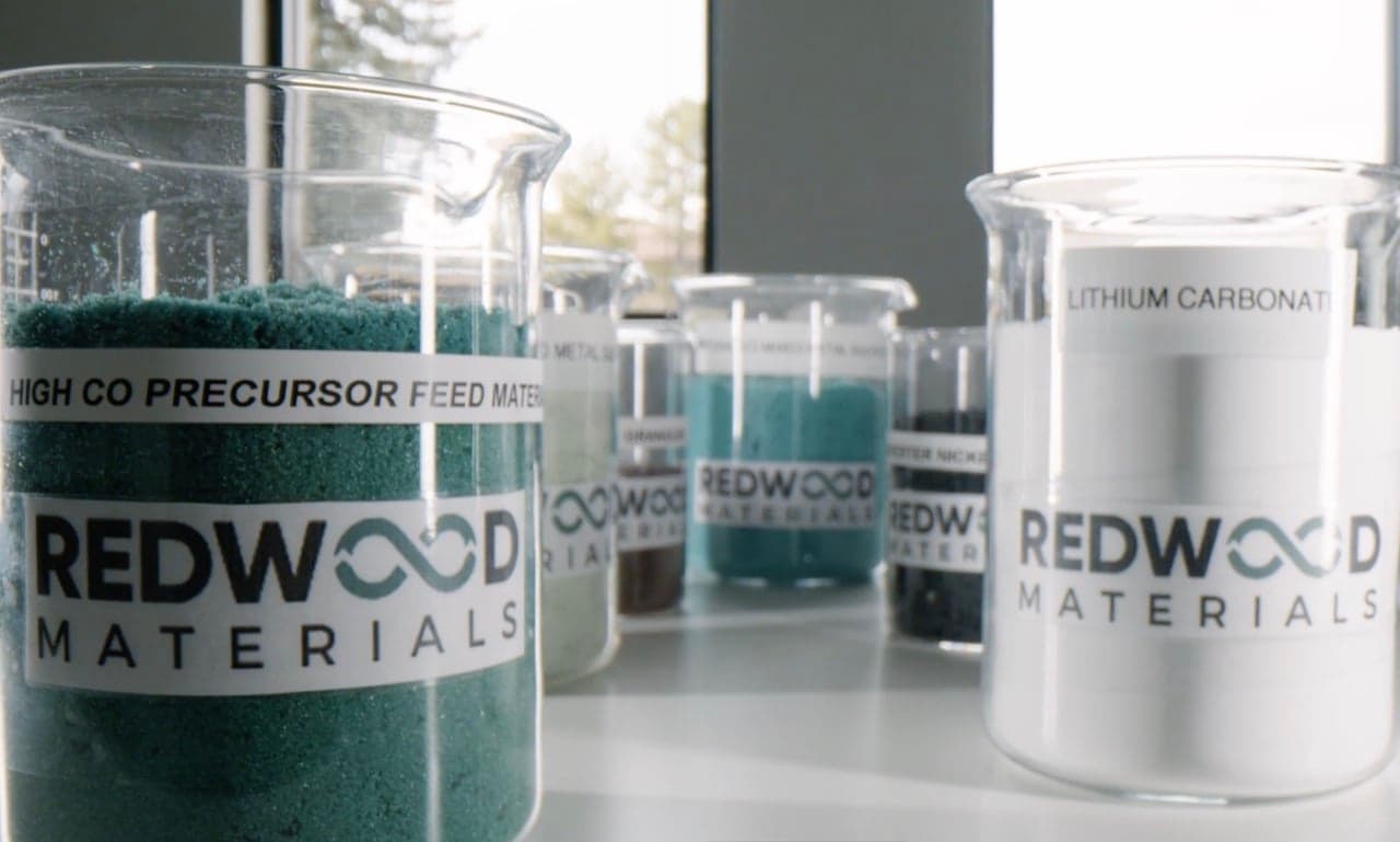 Cover Image for Ford und Redwood Materials starten Partnerschaft für Recycling von E-Auto-Akkus